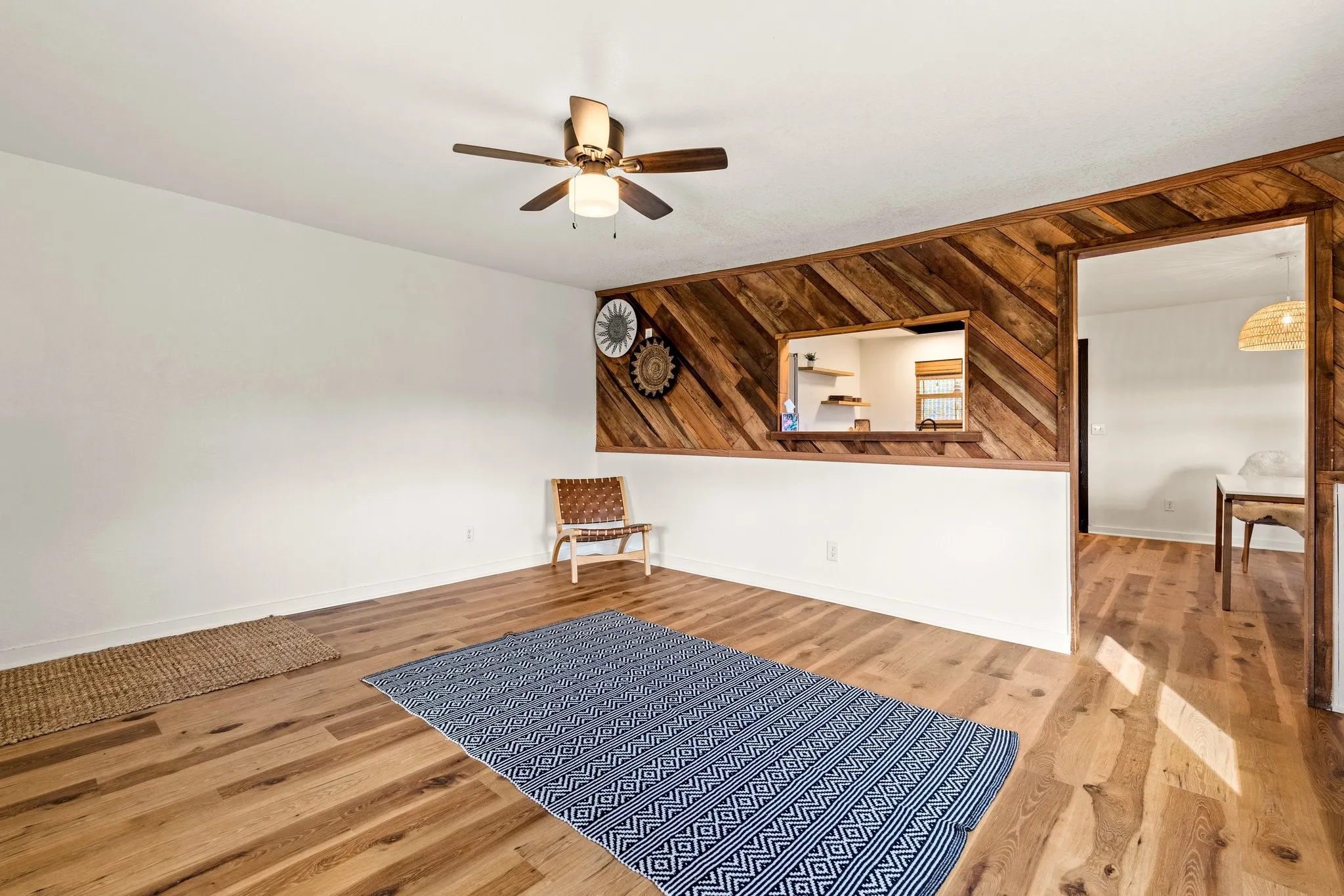 Single Family Residence For Sale in Parker County , 1550 S Stewart Street, Azle, Texas 76020, 1 Bedroom, 1 Bathroom, Garage spaces, 852 Sqft, built in 0, Preowned, mls#21144761, Real Estate Agent in Azle, Homes For Sale in Parker county, Homes For Sale in Azle, Realtor in Azle Texas, Real Estate Brokerage Independent Realty Texas, Luminita Cordes Realtor