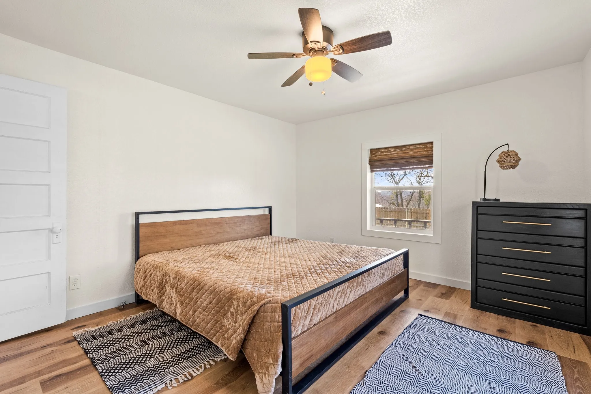Single Family Residence For Sale in Parker County , 1550 S Stewart Street, Azle, Texas 76020, 1 Bedroom, 1 Bathroom, Garage spaces, 852 Sqft, built in 0, Preowned, mls#21144761, Real Estate Agent in Azle, Homes For Sale in Parker county, Homes For Sale in Azle, Realtor in Azle Texas, Real Estate Brokerage Independent Realty Texas, Luminita Cordes Realtor