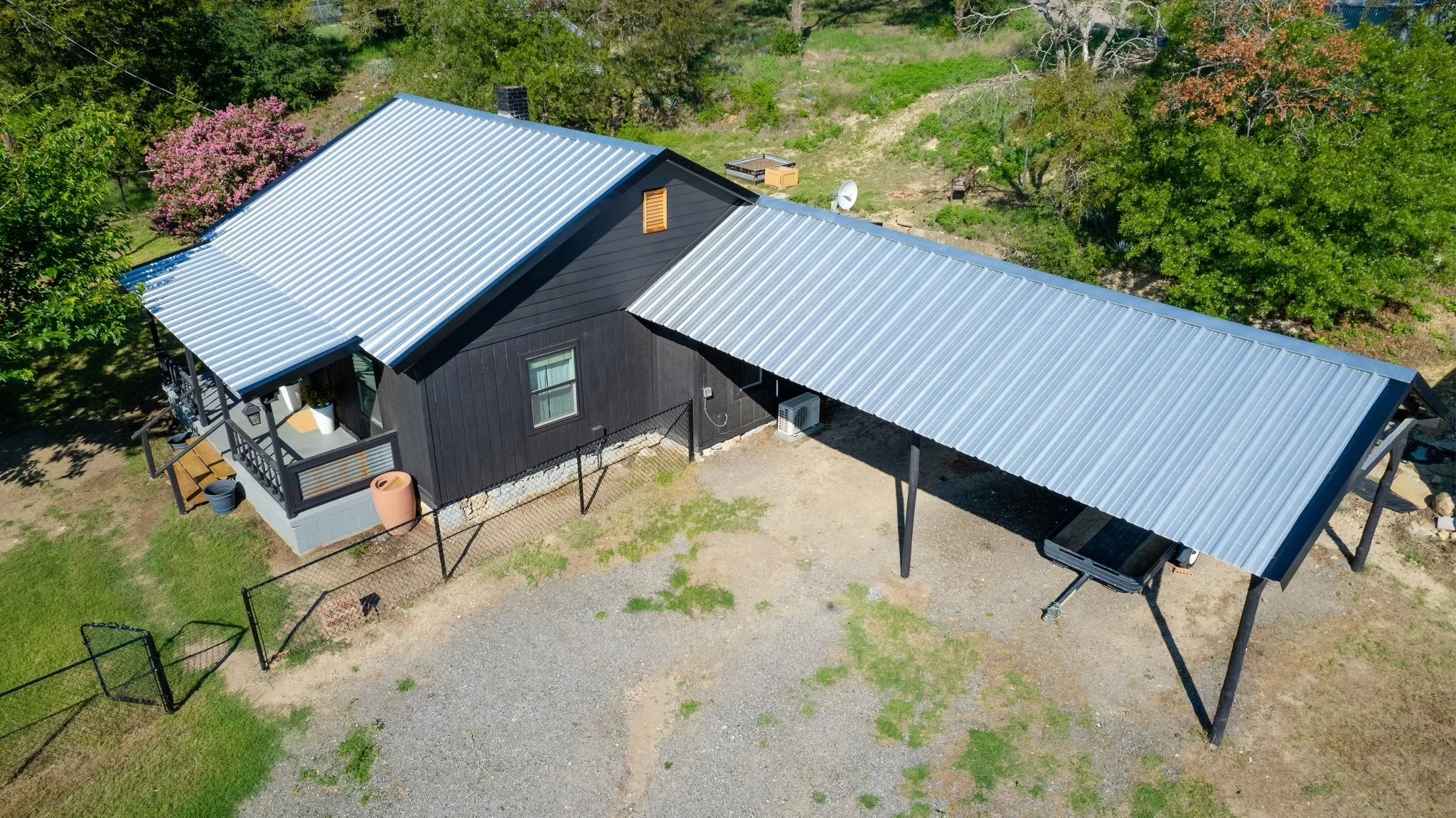 Single Family Residence For Sale in Parker County , 1550 S Stewart Street, Azle, Texas 76020, 1 Bedroom, 1 Bathroom, Garage spaces, 852 Sqft, built in 0, Preowned, mls#21144761, Real Estate Agent in Azle, Homes For Sale in Parker county, Homes For Sale in Azle, Realtor in Azle Texas, Real Estate Brokerage Independent Realty Texas, Luminita Cordes Realtor