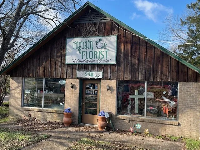 Retail For Sale in Limestone County , 518 S Mckinney Street, Mexia, Texas 76667, 0, 0, Garage spaces, 0 Sqft, built in 1966, Preowned, mls#21144817, Real Estate Agent in Mexia, Homes For Sale in Limestone county, Homes For Sale in Mexia, Realtor in Mexia Texas, Real Estate Brokerage Independent Realty Texas, Luminita Cordes Realtor