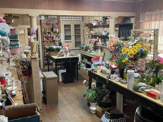 Retail For Sale in Limestone County , 518 S Mckinney Street, Mexia, Texas 76667, 0, 0, Garage spaces, 0 Sqft, built in 1966, Preowned, mls#21144817, Real Estate Agent in Mexia, Homes For Sale in Limestone county, Homes For Sale in Mexia, Realtor in Mexia Texas, Real Estate Brokerage Independent Realty Texas, Luminita Cordes Realtor