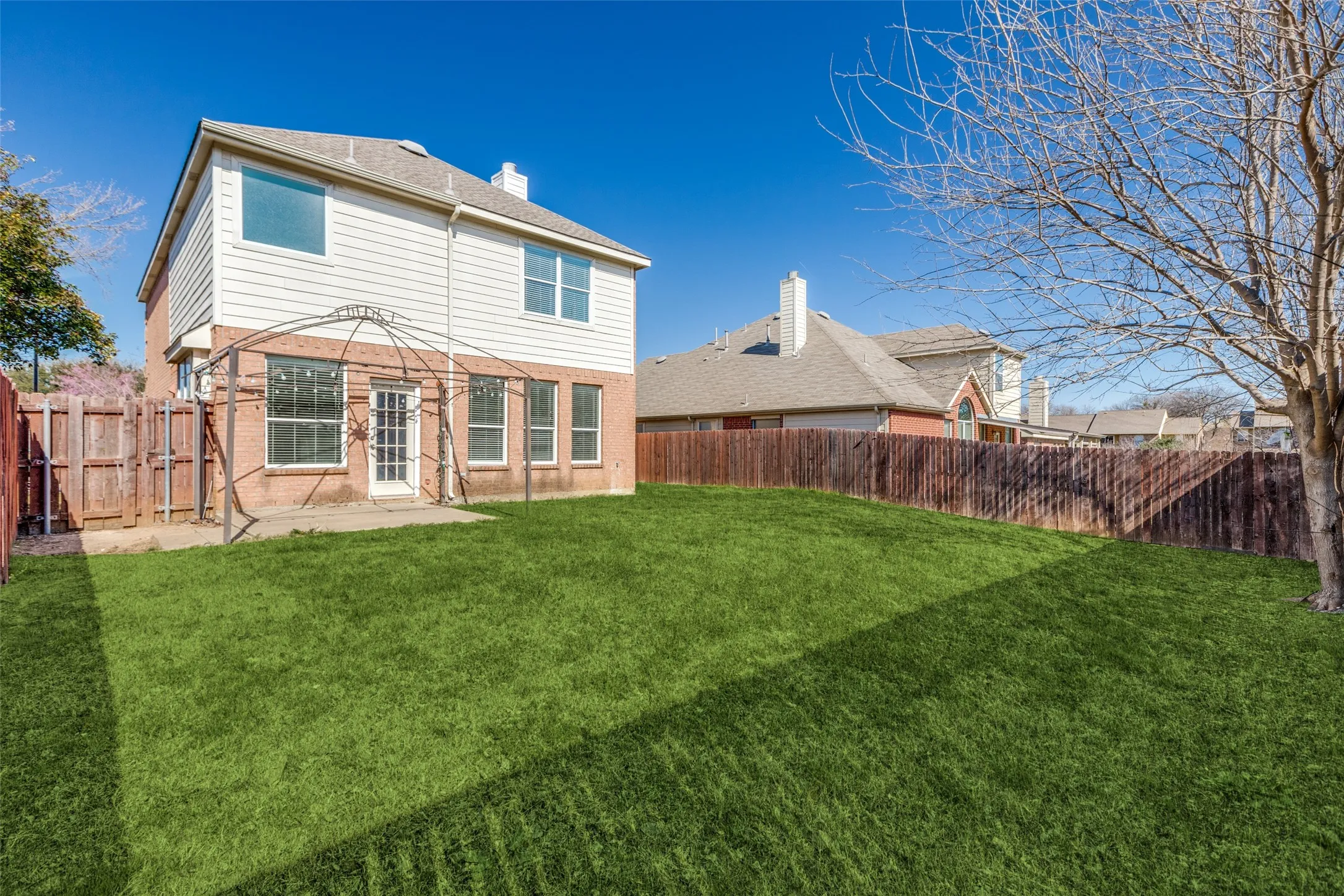 Single Family Residence For Sale in Dallas County , 1018 Spanish Moss Drive, Garland, Texas 75040, 4 Bedroom, 3 Bathroom, 2 Garage spaces, 2,598 Sqft, built in 2004, Preowned, mls#21144617, Real Estate Agent in Garland, Homes For Sale in Dallas county, Homes For Sale in Garland, Realtor in Garland Texas, Real Estate Brokerage Independent Realty Texas, Luminita Cordes Realtor