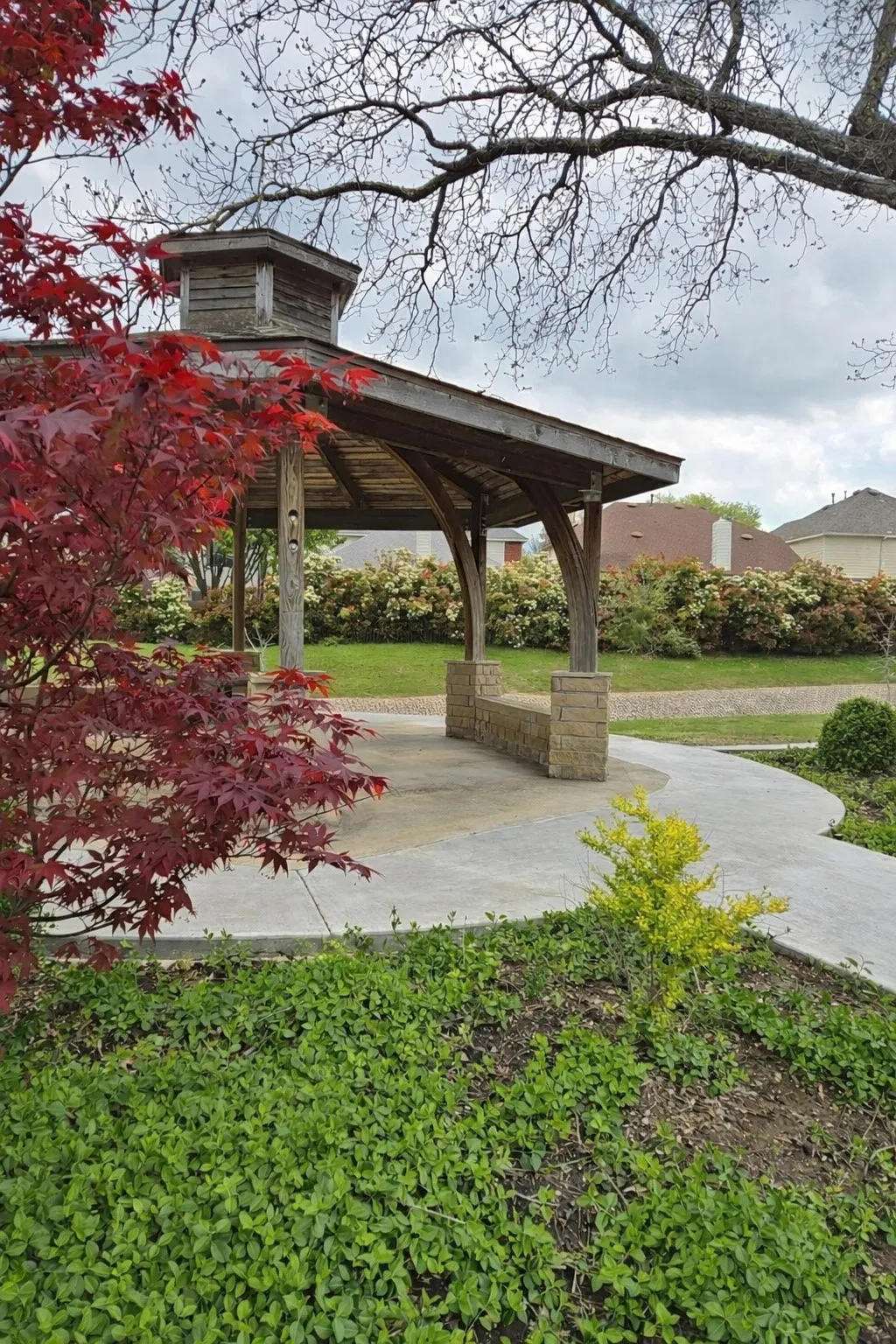 Single Family Residence For Sale in Dallas County , 1018 Spanish Moss Drive, Garland, Texas 75040, 4 Bedroom, 3 Bathroom, 2 Garage spaces, 2,598 Sqft, built in 2004, Preowned, mls#21144617, Real Estate Agent in Garland, Homes For Sale in Dallas county, Homes For Sale in Garland, Realtor in Garland Texas, Real Estate Brokerage Independent Realty Texas, Luminita Cordes Realtor
