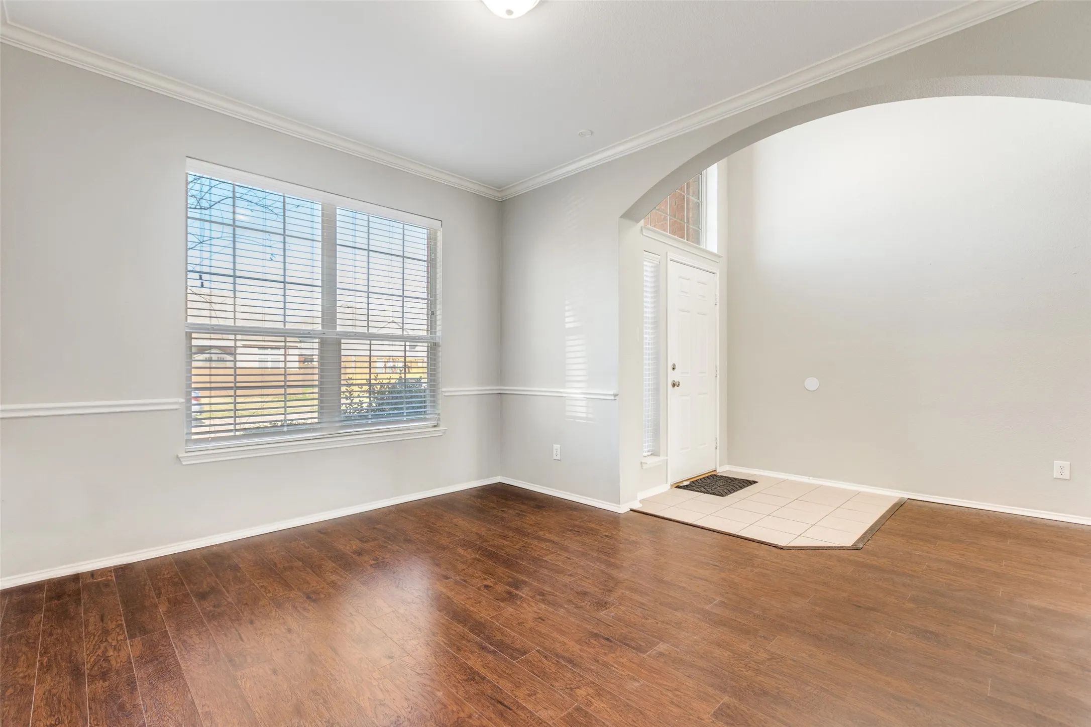 Single Family Residence For Sale in Dallas County , 1018 Spanish Moss Drive, Garland, Texas 75040, 4 Bedroom, 3 Bathroom, 2 Garage spaces, 2,598 Sqft, built in 2004, Preowned, mls#21144617, Real Estate Agent in Garland, Homes For Sale in Dallas county, Homes For Sale in Garland, Realtor in Garland Texas, Real Estate Brokerage Independent Realty Texas, Luminita Cordes Realtor