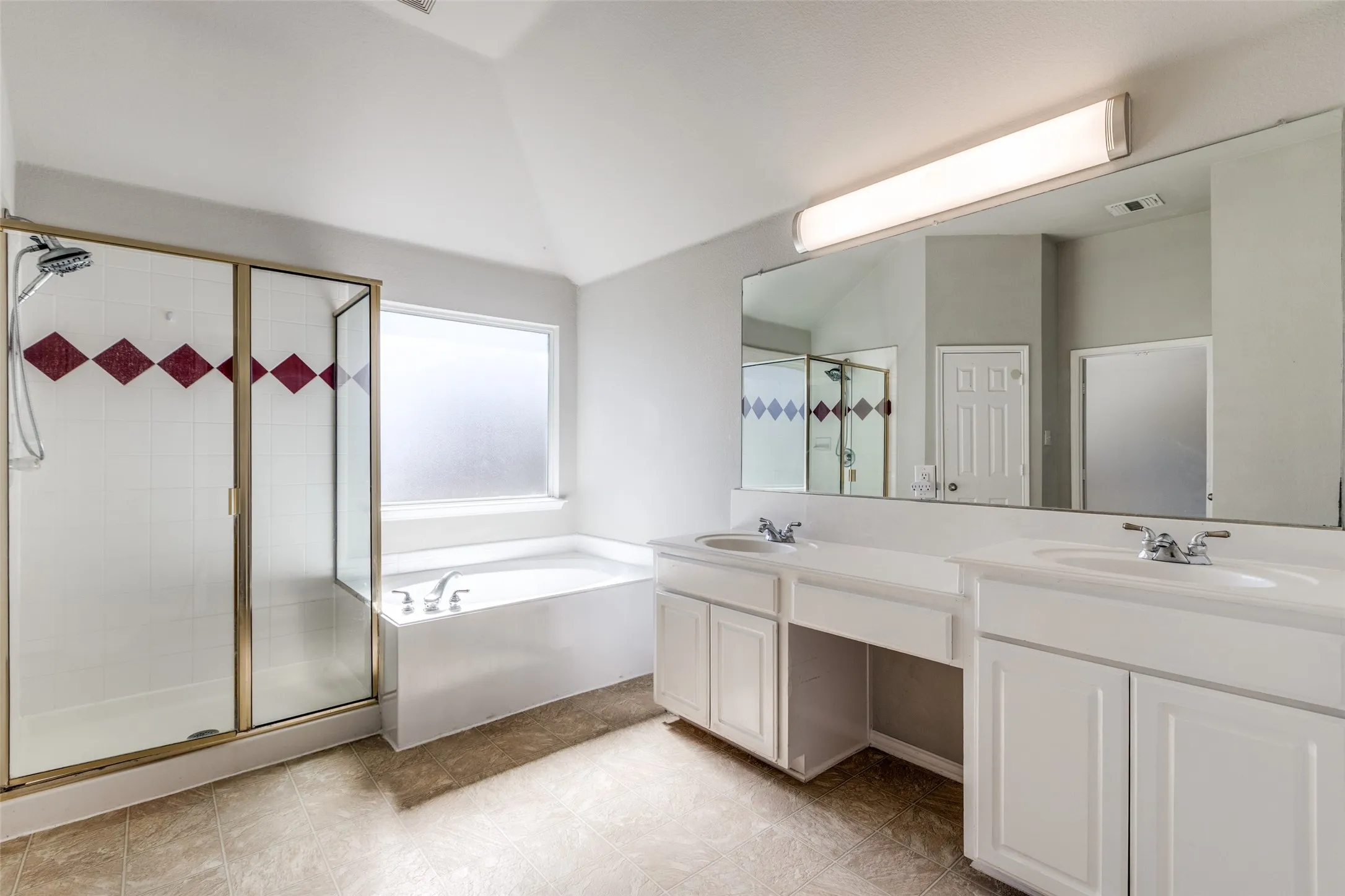 Single Family Residence For Sale in Dallas County , 1018 Spanish Moss Drive, Garland, Texas 75040, 4 Bedroom, 3 Bathroom, 2 Garage spaces, 2,598 Sqft, built in 2004, Preowned, mls#21144617, Real Estate Agent in Garland, Homes For Sale in Dallas county, Homes For Sale in Garland, Realtor in Garland Texas, Real Estate Brokerage Independent Realty Texas, Luminita Cordes Realtor