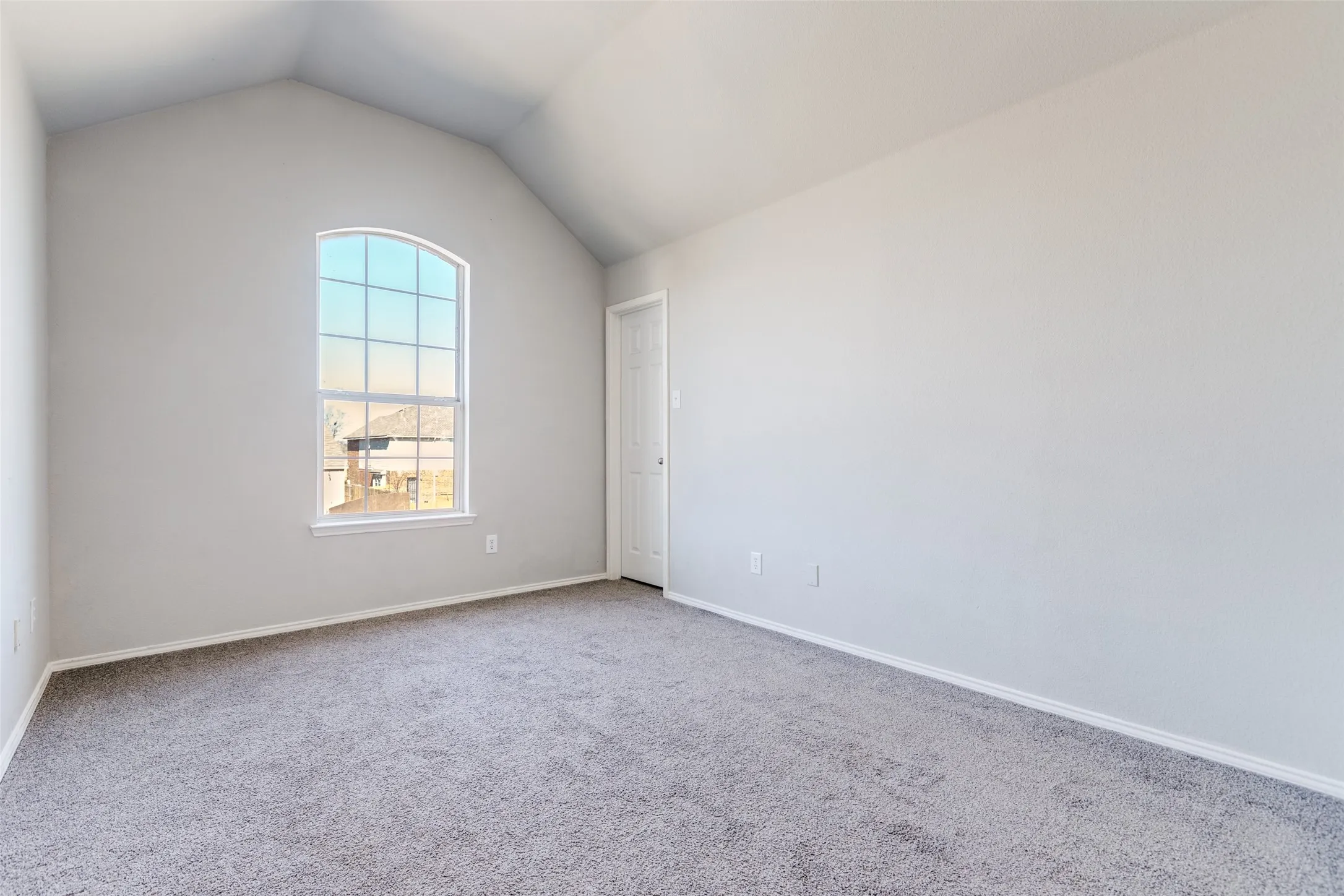 Single Family Residence For Sale in Dallas County , 1018 Spanish Moss Drive, Garland, Texas 75040, 4 Bedroom, 3 Bathroom, 2 Garage spaces, 2,598 Sqft, built in 2004, Preowned, mls#21144617, Real Estate Agent in Garland, Homes For Sale in Dallas county, Homes For Sale in Garland, Realtor in Garland Texas, Real Estate Brokerage Independent Realty Texas, Luminita Cordes Realtor