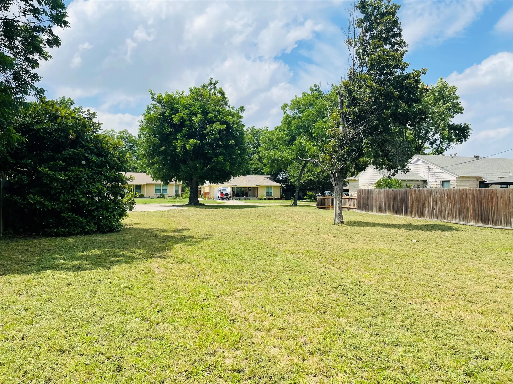 Improved Land For Sale in Dallas County , 1416 Williams Drive, Garland, Texas 75042, 0, 0, Garage spaces, 0 Sqft, built in 0, mls#21144831, Real Estate Agent in Garland, Homes For Sale in Dallas county, Homes For Sale in Garland, Realtor in Garland Texas, Real Estate Brokerage Independent Realty Texas, Luminita Cordes Realtor