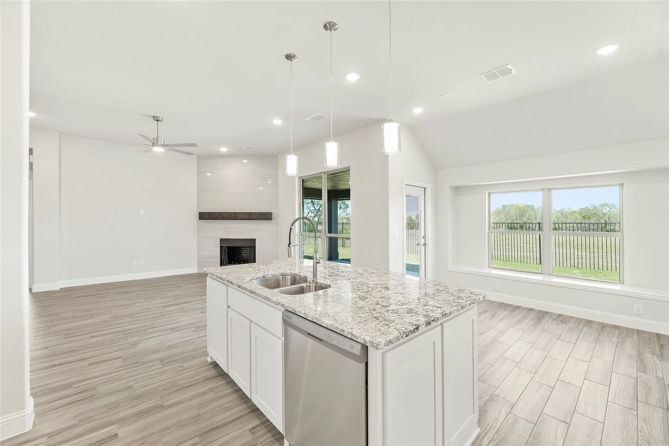 Single Family Residence For Sale in Ellis County , 603 Polaris Lane, Waxahachie, Texas 75165, 4 Bedroom, 3 Bathroom, 3 Garage spaces, 3,285 Sqft, built in 2025, New Construction - Complete, mls#21144865, Real Estate Agent in Waxahachie, Homes For Sale in Ellis county, Homes For Sale in Waxahachie, Realtor in Waxahachie Texas, Real Estate Brokerage Independent Realty Texas, Luminita Cordes Realtor
