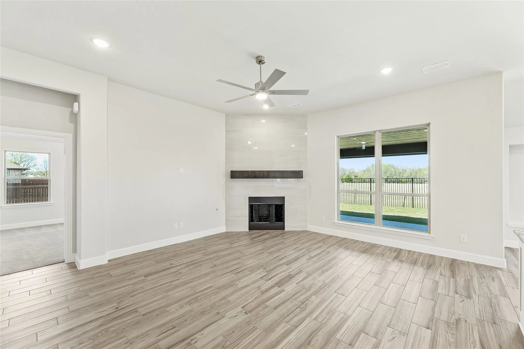 Single Family Residence For Sale in Ellis County , 603 Polaris Lane, Waxahachie, Texas 75165, 4 Bedroom, 3 Bathroom, 3 Garage spaces, 3,285 Sqft, built in 2025, New Construction - Complete, mls#21144865, Real Estate Agent in Waxahachie, Homes For Sale in Ellis county, Homes For Sale in Waxahachie, Realtor in Waxahachie Texas, Real Estate Brokerage Independent Realty Texas, Luminita Cordes Realtor