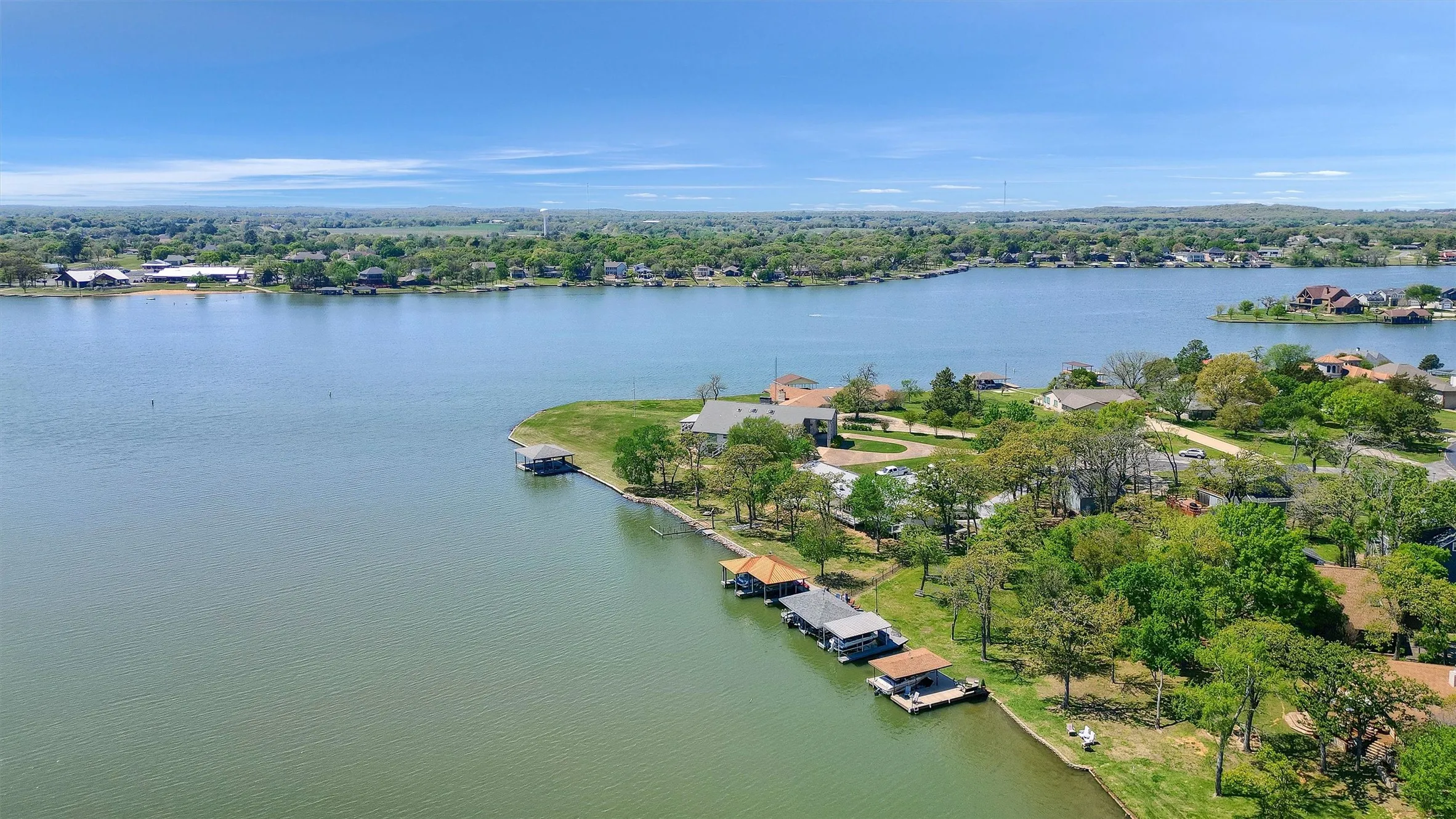 Single Family Residence For Sale in Cooke County , 1214 Kiowa Drive E, Lake Kiowa, Texas 76240, 5 Bedroom, 4 Bathroom, 2 Garage spaces, 2,355 Sqft, built in 1982, Preowned, mls#21144826, Real Estate Agent in Lake Kiowa, Homes For Sale in Cooke county, Homes For Sale in Lake Kiowa, Realtor in Lake Kiowa Texas, Real Estate Brokerage Independent Realty Texas, Luminita Cordes Realtor