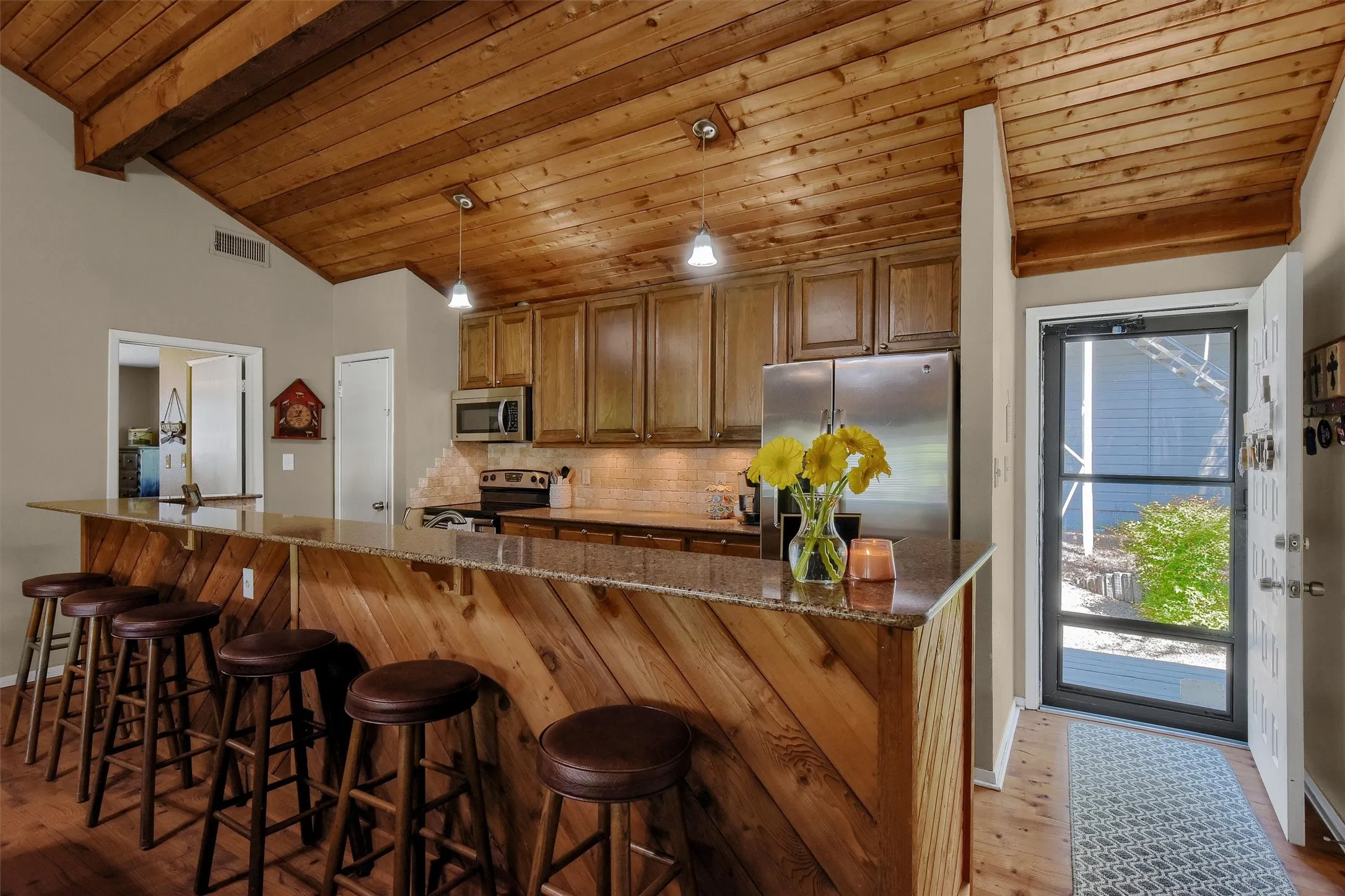 Single Family Residence For Sale in Cooke County , 1214 Kiowa Drive E, Lake Kiowa, Texas 76240, 5 Bedroom, 4 Bathroom, 2 Garage spaces, 2,355 Sqft, built in 1982, Preowned, mls#21144826, Real Estate Agent in Lake Kiowa, Homes For Sale in Cooke county, Homes For Sale in Lake Kiowa, Realtor in Lake Kiowa Texas, Real Estate Brokerage Independent Realty Texas, Luminita Cordes Realtor