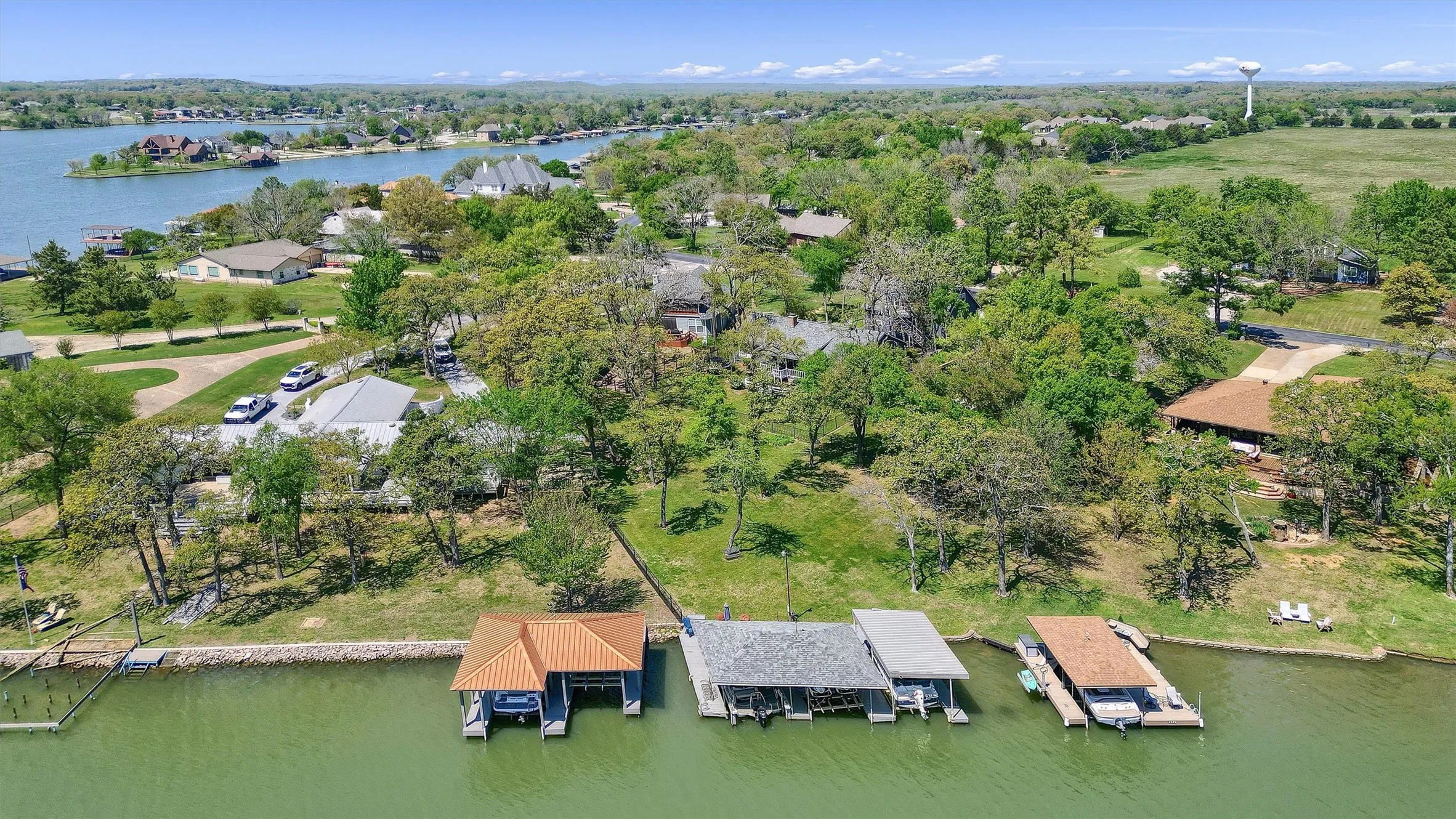 Single Family Residence For Sale in Cooke County , 1214 Kiowa Drive E, Lake Kiowa, Texas 76240, 5 Bedroom, 4 Bathroom, 2 Garage spaces, 2,355 Sqft, built in 1982, Preowned, mls#21144826, Real Estate Agent in Lake Kiowa, Homes For Sale in Cooke county, Homes For Sale in Lake Kiowa, Realtor in Lake Kiowa Texas, Real Estate Brokerage Independent Realty Texas, Luminita Cordes Realtor