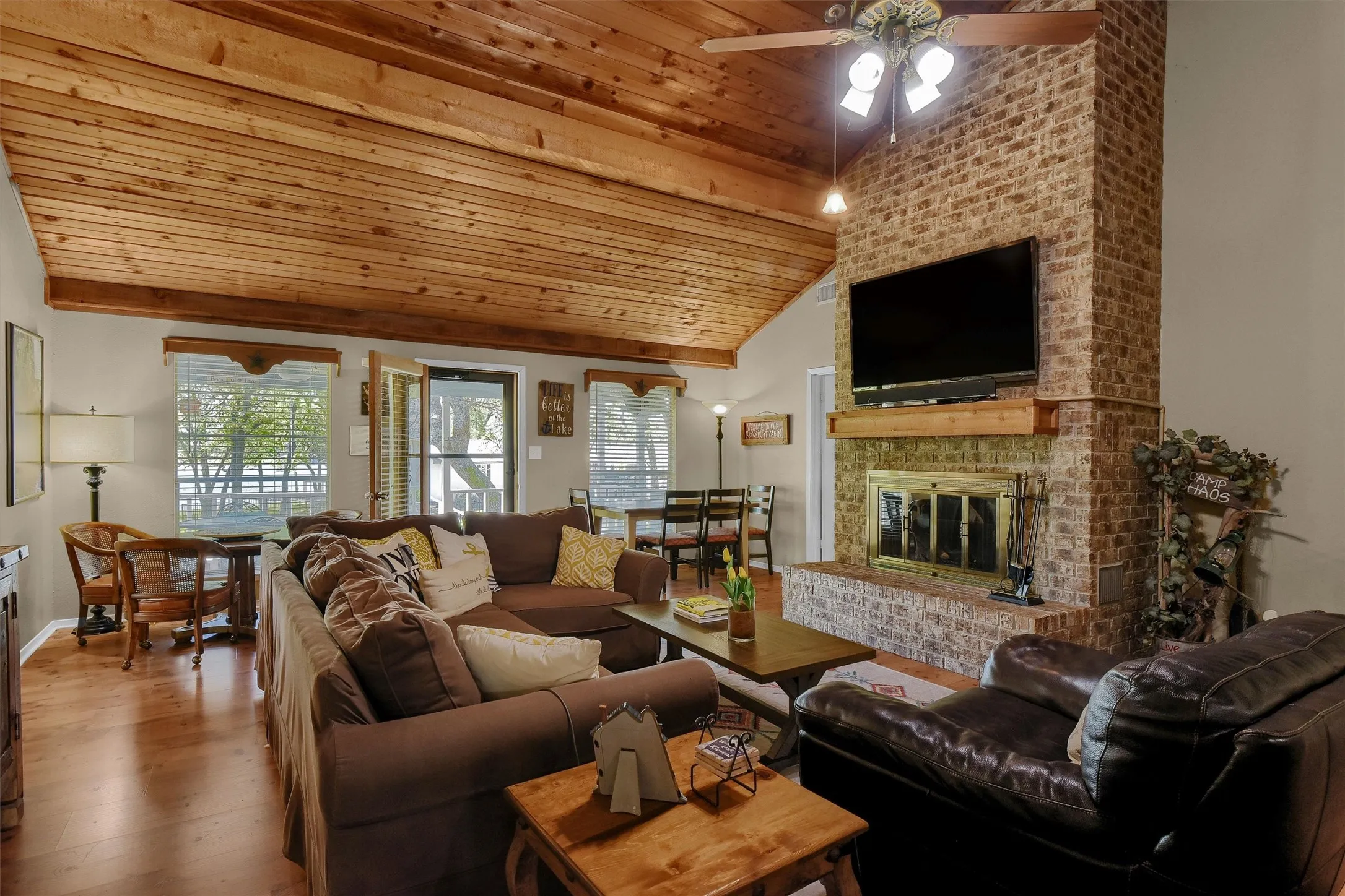 Single Family Residence For Sale in Cooke County , 1214 Kiowa Drive E, Lake Kiowa, Texas 76240, 5 Bedroom, 4 Bathroom, 2 Garage spaces, 2,355 Sqft, built in 1982, Preowned, mls#21144826, Real Estate Agent in Lake Kiowa, Homes For Sale in Cooke county, Homes For Sale in Lake Kiowa, Realtor in Lake Kiowa Texas, Real Estate Brokerage Independent Realty Texas, Luminita Cordes Realtor