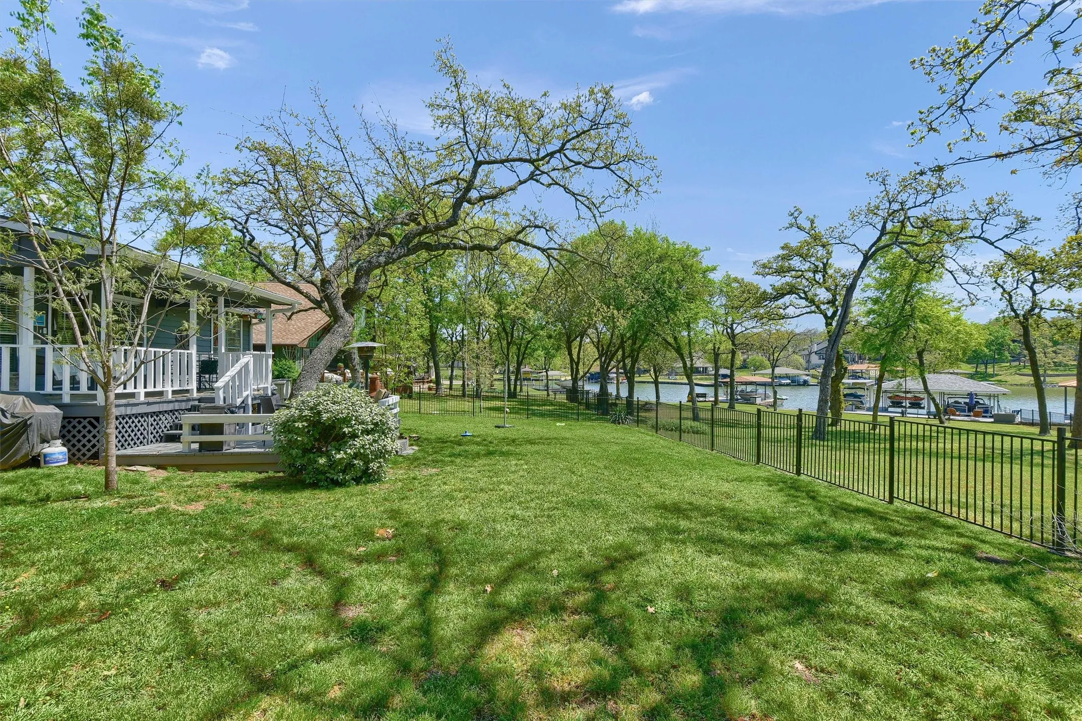 Single Family Residence For Sale in Cooke County , 1214 Kiowa Drive E, Lake Kiowa, Texas 76240, 5 Bedroom, 4 Bathroom, 2 Garage spaces, 2,355 Sqft, built in 1982, Preowned, mls#21144826, Real Estate Agent in Lake Kiowa, Homes For Sale in Cooke county, Homes For Sale in Lake Kiowa, Realtor in Lake Kiowa Texas, Real Estate Brokerage Independent Realty Texas, Luminita Cordes Realtor