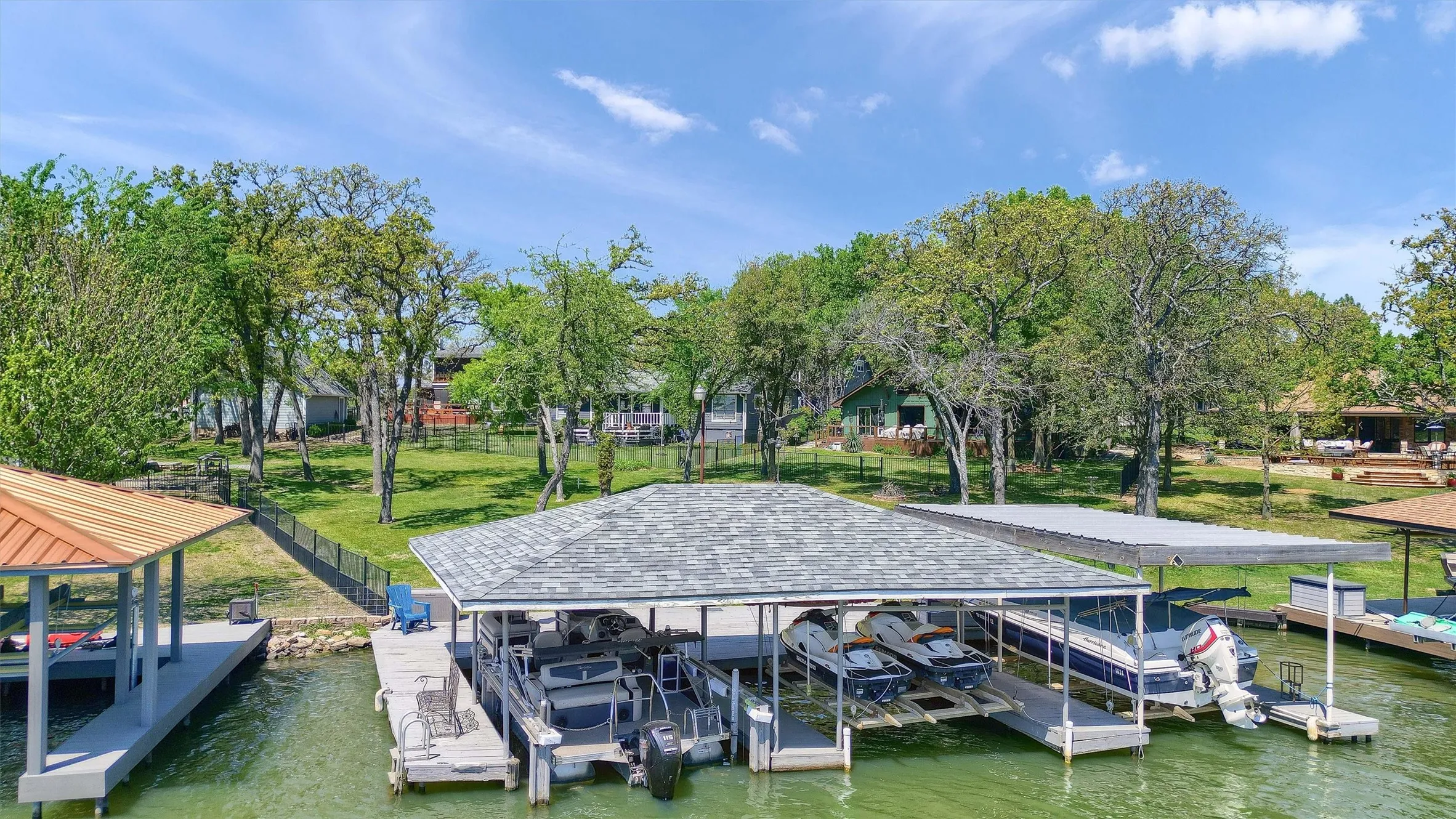 Single Family Residence For Sale in Cooke County , 1214 Kiowa Drive E, Lake Kiowa, Texas 76240, 5 Bedroom, 4 Bathroom, 2 Garage spaces, 2,355 Sqft, built in 1982, Preowned, mls#21144826, Real Estate Agent in Lake Kiowa, Homes For Sale in Cooke county, Homes For Sale in Lake Kiowa, Realtor in Lake Kiowa Texas, Real Estate Brokerage Independent Realty Texas, Luminita Cordes Realtor