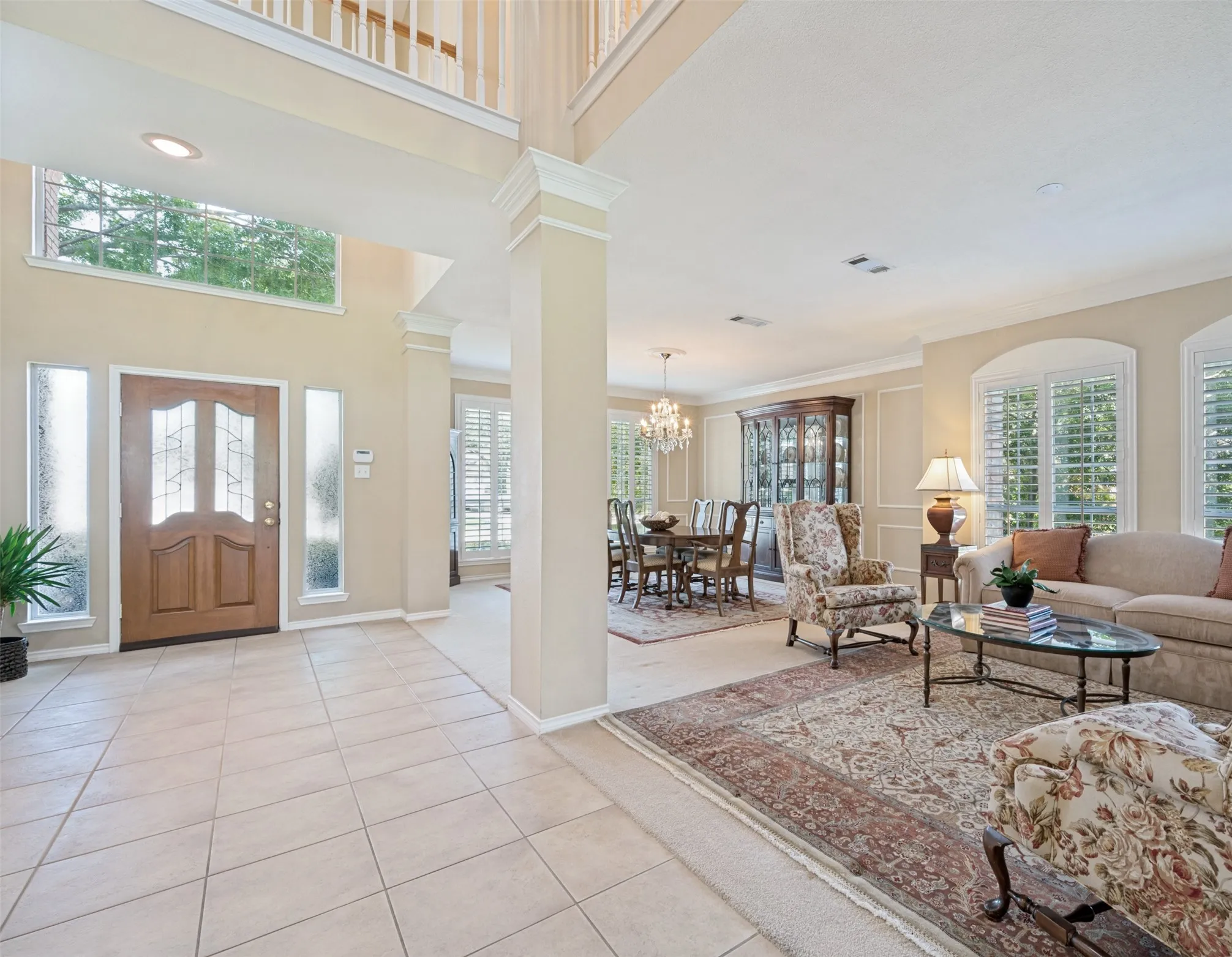 The entry is light and open. Light flooring and neutral walls. Large living/dining or made it whatever you want!