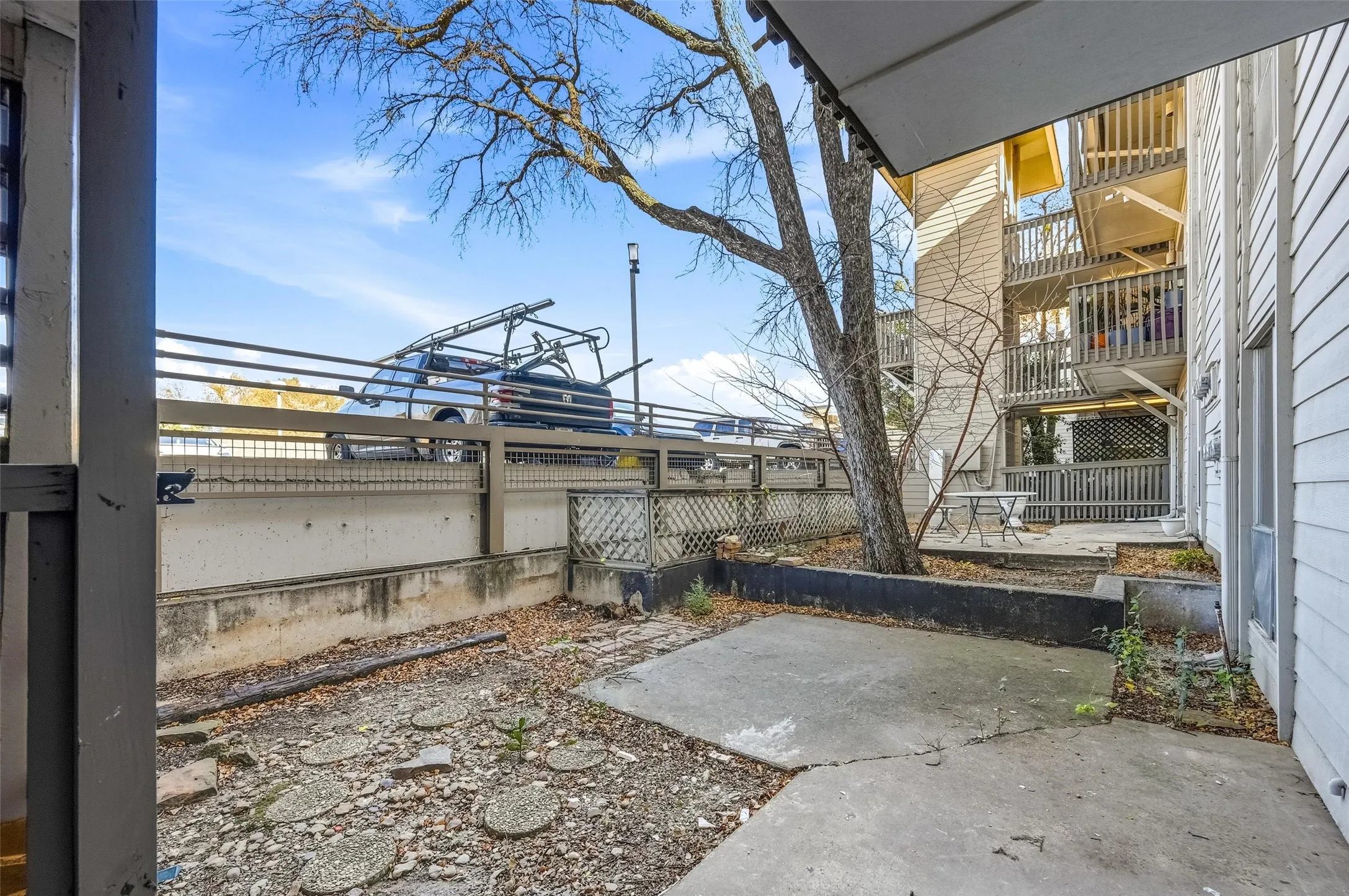 Condominium For Sale in Dallas County , 4859 Cedar Springs Road 136, Dallas, Texas 75219, 1 Bedroom, 1 Bathroom, Garage spaces, 629 Sqft, built in 1970, Preowned, mls#21144981, Real Estate Agent in Dallas, Homes For Sale in Dallas county, Homes For Sale in Dallas, Realtor in Dallas Texas, Real Estate Brokerage Independent Realty Texas, Luminita Cordes Realtor