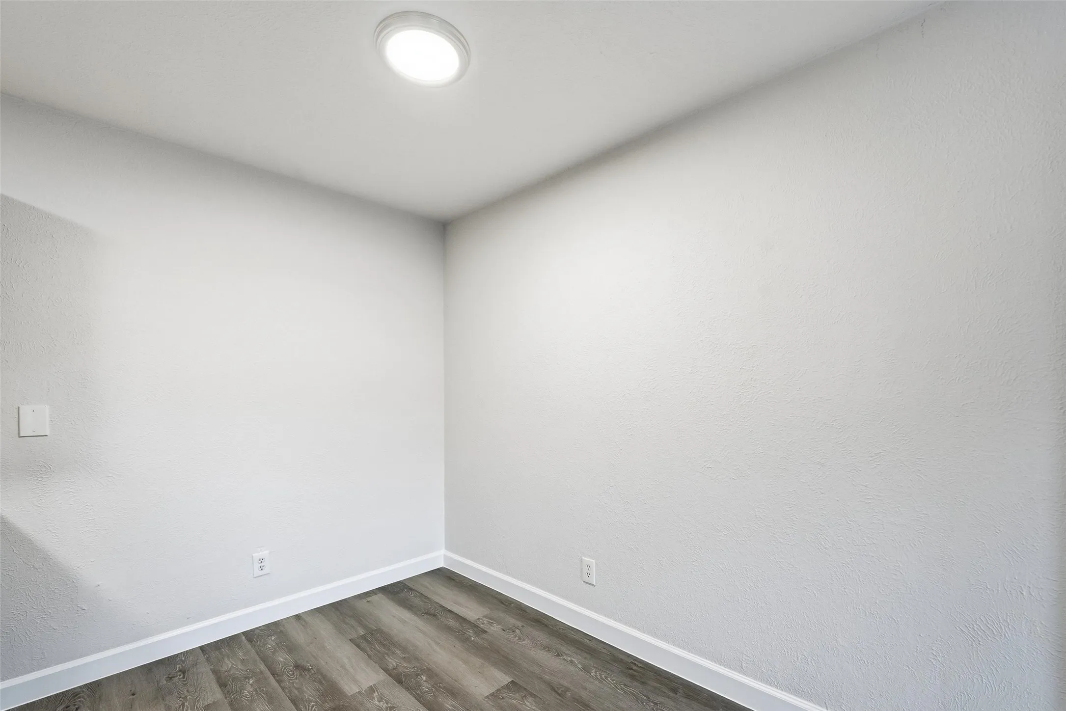 Condominium For Sale in Dallas County , 4859 Cedar Springs Road 136, Dallas, Texas 75219, 1 Bedroom, 1 Bathroom, Garage spaces, 629 Sqft, built in 1970, Preowned, mls#21144981, Real Estate Agent in Dallas, Homes For Sale in Dallas county, Homes For Sale in Dallas, Realtor in Dallas Texas, Real Estate Brokerage Independent Realty Texas, Luminita Cordes Realtor