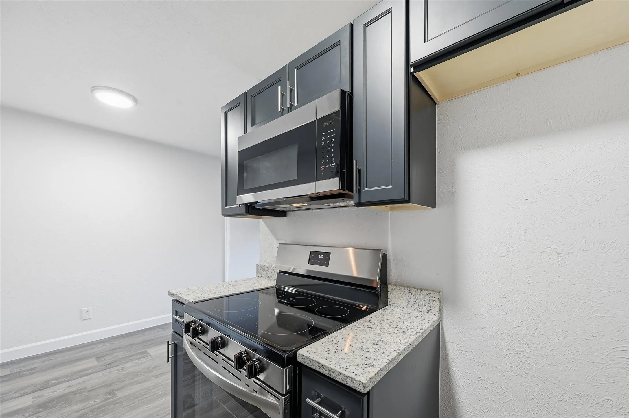 Condominium For Sale in Dallas County , 4859 Cedar Springs Road 136, Dallas, Texas 75219, 1 Bedroom, 1 Bathroom, Garage spaces, 629 Sqft, built in 1970, Preowned, mls#21144981, Real Estate Agent in Dallas, Homes For Sale in Dallas county, Homes For Sale in Dallas, Realtor in Dallas Texas, Real Estate Brokerage Independent Realty Texas, Luminita Cordes Realtor