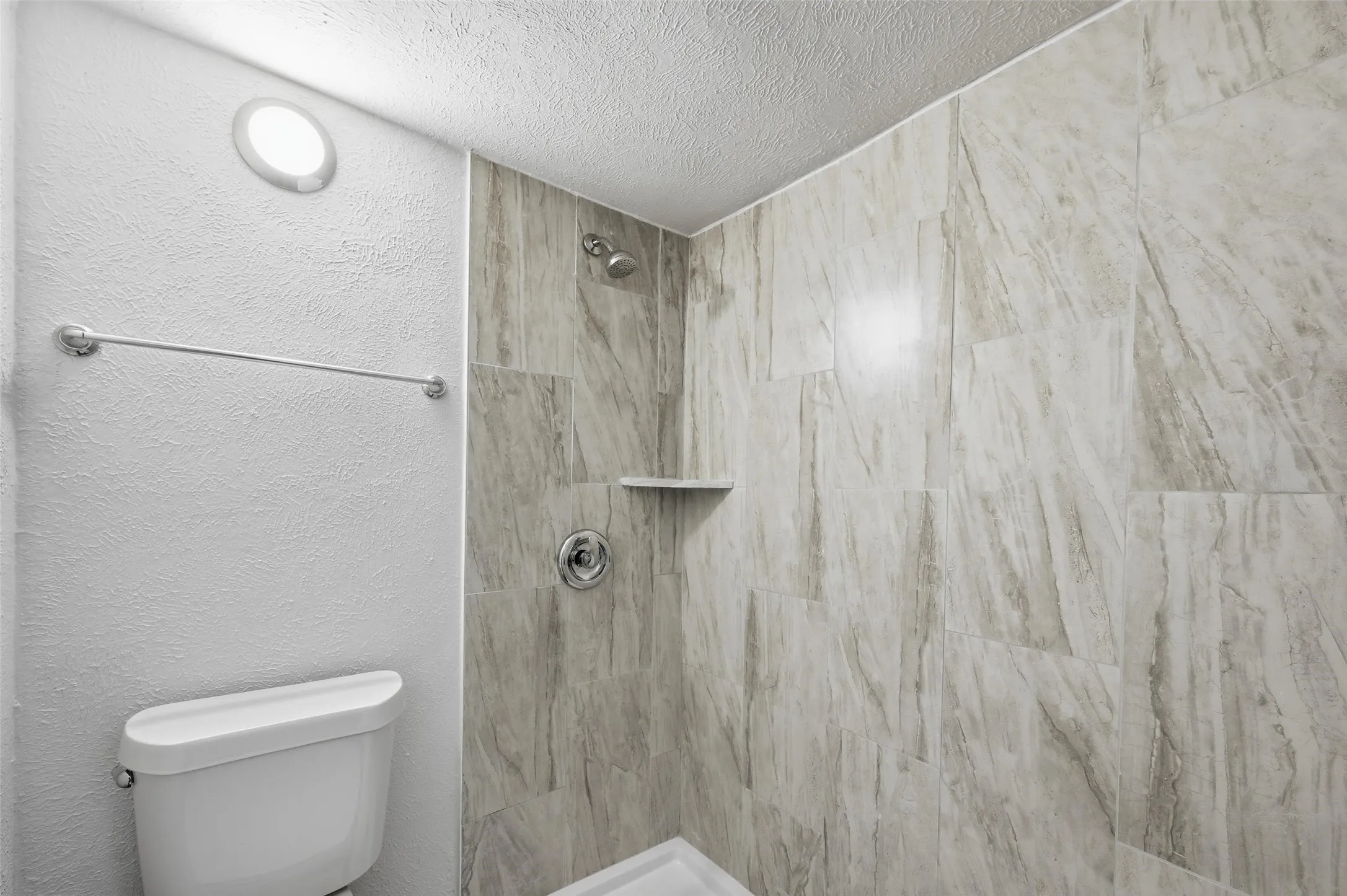 Condominium For Sale in Dallas County , 4859 Cedar Springs Road 136, Dallas, Texas 75219, 1 Bedroom, 1 Bathroom, Garage spaces, 629 Sqft, built in 1970, Preowned, mls#21144981, Real Estate Agent in Dallas, Homes For Sale in Dallas county, Homes For Sale in Dallas, Realtor in Dallas Texas, Real Estate Brokerage Independent Realty Texas, Luminita Cordes Realtor