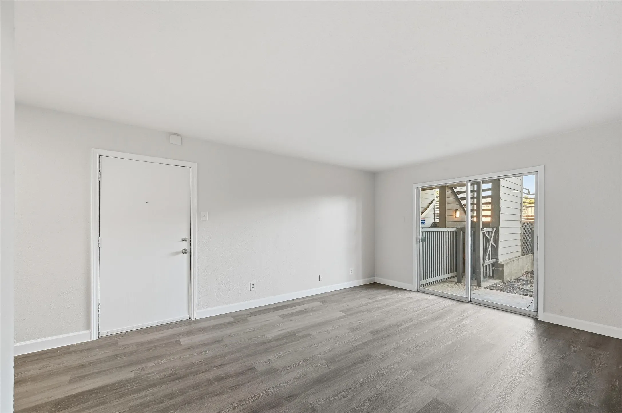 Condominium For Sale in Dallas County , 4859 Cedar Springs Road 136, Dallas, Texas 75219, 1 Bedroom, 1 Bathroom, Garage spaces, 629 Sqft, built in 1970, Preowned, mls#21144981, Real Estate Agent in Dallas, Homes For Sale in Dallas county, Homes For Sale in Dallas, Realtor in Dallas Texas, Real Estate Brokerage Independent Realty Texas, Luminita Cordes Realtor