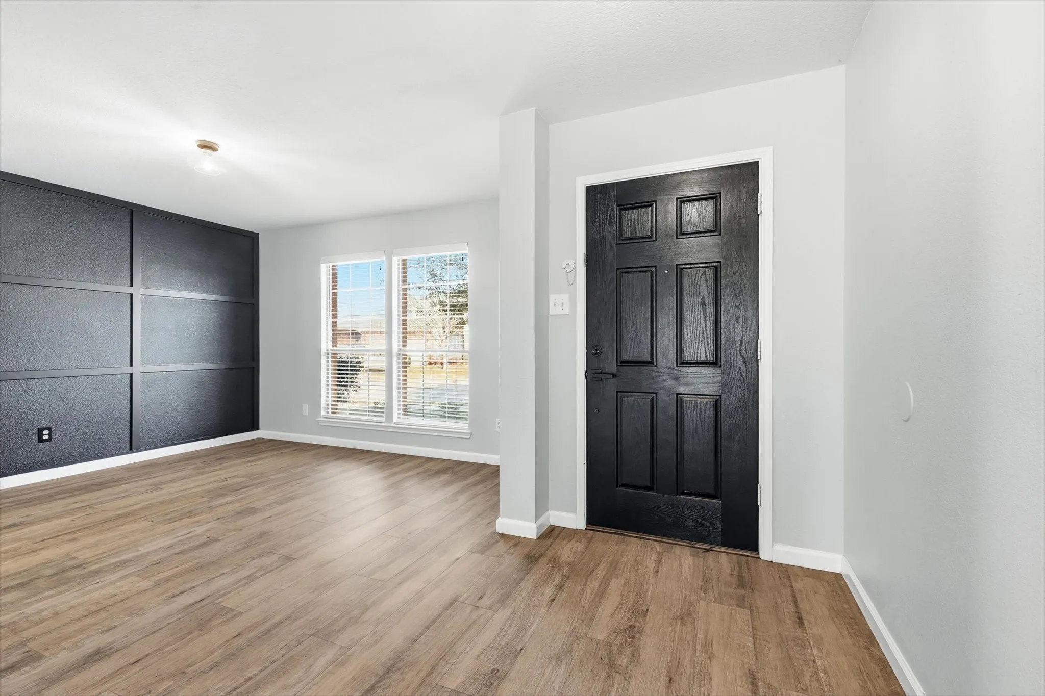 Single Family Residence For Sale in Tarrant County , 10733 Kittering Trail, Fort Worth, Texas 76052, 4 Bedroom, 3 Bathroom, 2 Garage spaces, 3,129 Sqft, built in 2006, Preowned, mls#21145168, Real Estate Agent in Fort Worth, Homes For Sale in Tarrant county, Homes For Sale in Fort Worth, Realtor in Fort Worth Texas, Real Estate Brokerage Independent Realty Texas, Luminita Cordes Realtor