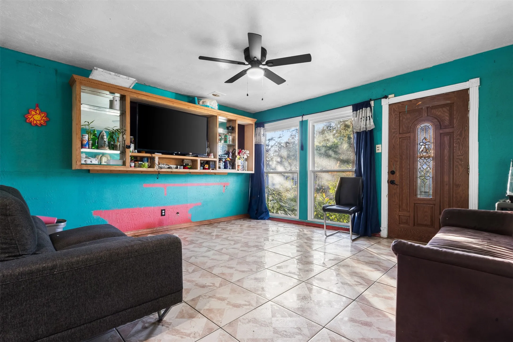 Single Family Residence For Sale in Dallas County , 833 Dent Street, Garland, Texas 75040, 3 Bedroom, 1 Bathroom, Garage spaces, 1,048 Sqft, built in 1950, mls#21141435, Real Estate Agent in Garland, Homes For Sale in Dallas county, Homes For Sale in Garland, Realtor in Garland Texas, Real Estate Brokerage Independent Realty Texas, Luminita Cordes Realtor