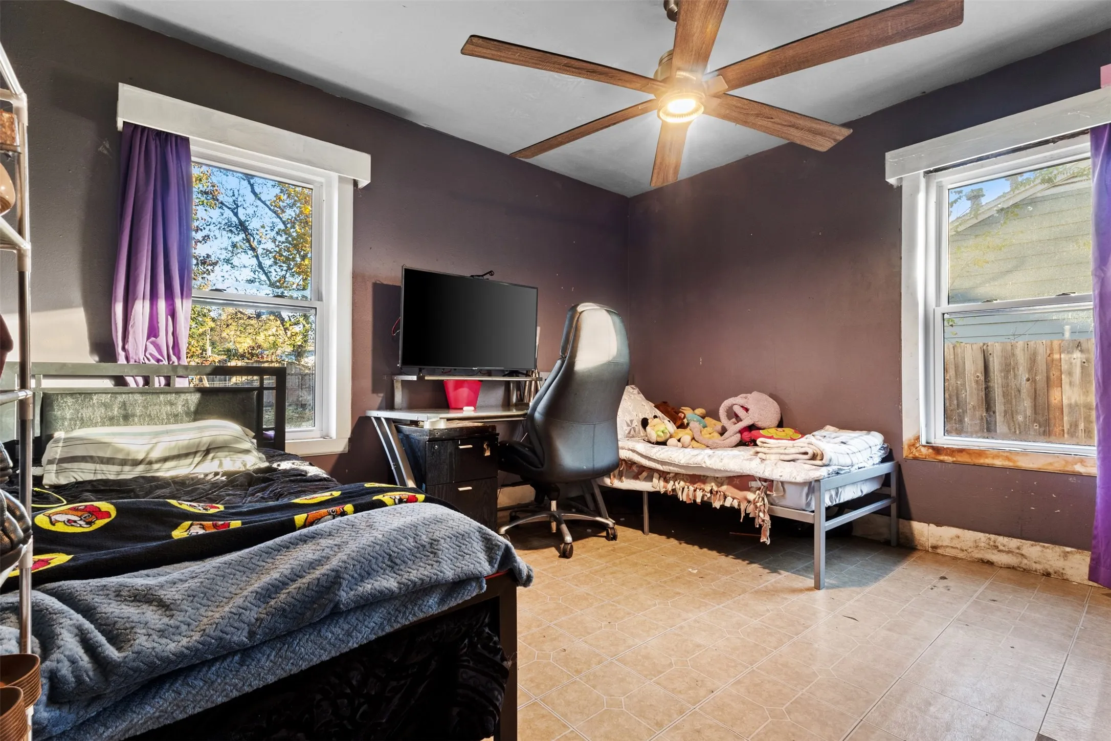 Single Family Residence For Sale in Dallas County , 833 Dent Street, Garland, Texas 75040, 3 Bedroom, 1 Bathroom, Garage spaces, 1,048 Sqft, built in 1950, mls#21141435, Real Estate Agent in Garland, Homes For Sale in Dallas county, Homes For Sale in Garland, Realtor in Garland Texas, Real Estate Brokerage Independent Realty Texas, Luminita Cordes Realtor