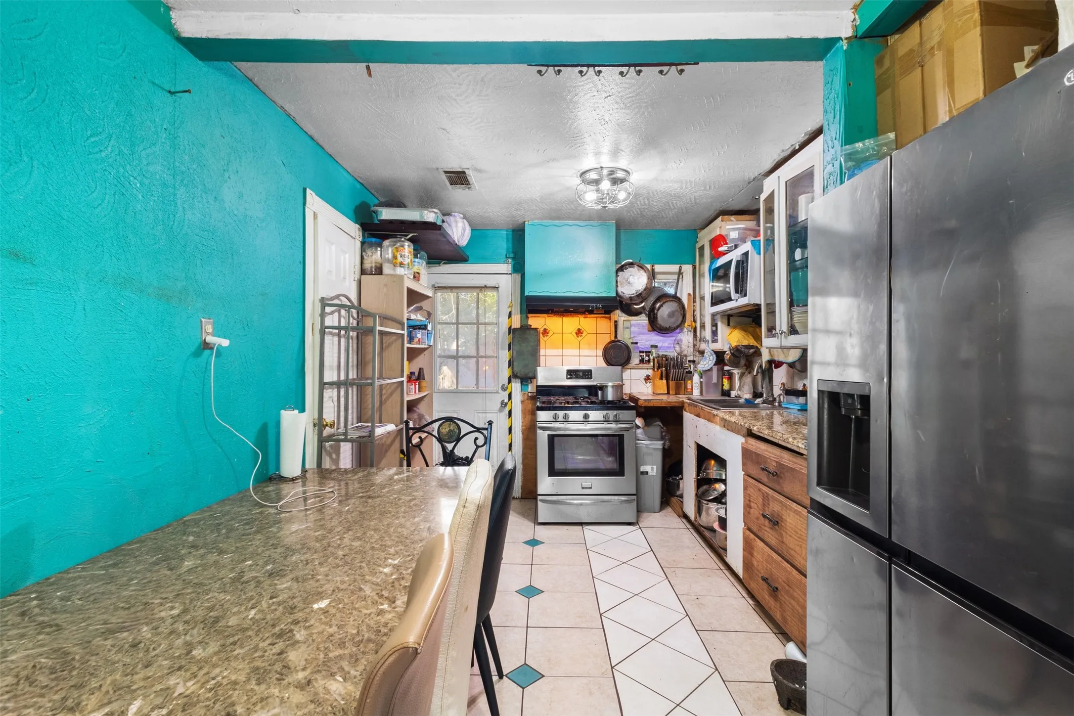 Single Family Residence For Sale in Dallas County , 833 Dent Street, Garland, Texas 75040, 3 Bedroom, 1 Bathroom, Garage spaces, 1,048 Sqft, built in 1950, mls#21141435, Real Estate Agent in Garland, Homes For Sale in Dallas county, Homes For Sale in Garland, Realtor in Garland Texas, Real Estate Brokerage Independent Realty Texas, Luminita Cordes Realtor