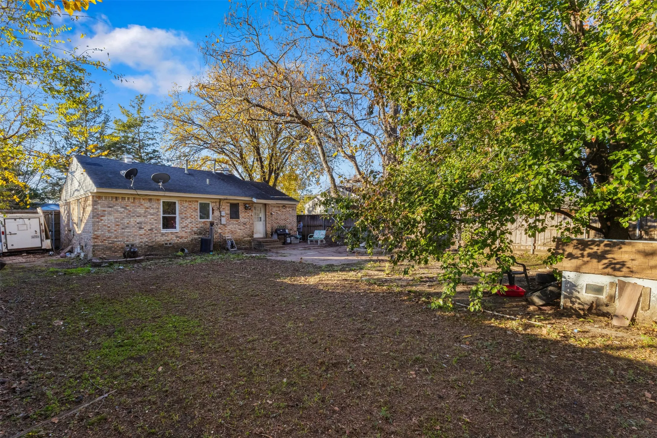 Single Family Residence For Sale in Dallas County , 833 Dent Street, Garland, Texas 75040, 3 Bedroom, 1 Bathroom, Garage spaces, 1,048 Sqft, built in 1950, mls#21141435, Real Estate Agent in Garland, Homes For Sale in Dallas county, Homes For Sale in Garland, Realtor in Garland Texas, Real Estate Brokerage Independent Realty Texas, Luminita Cordes Realtor