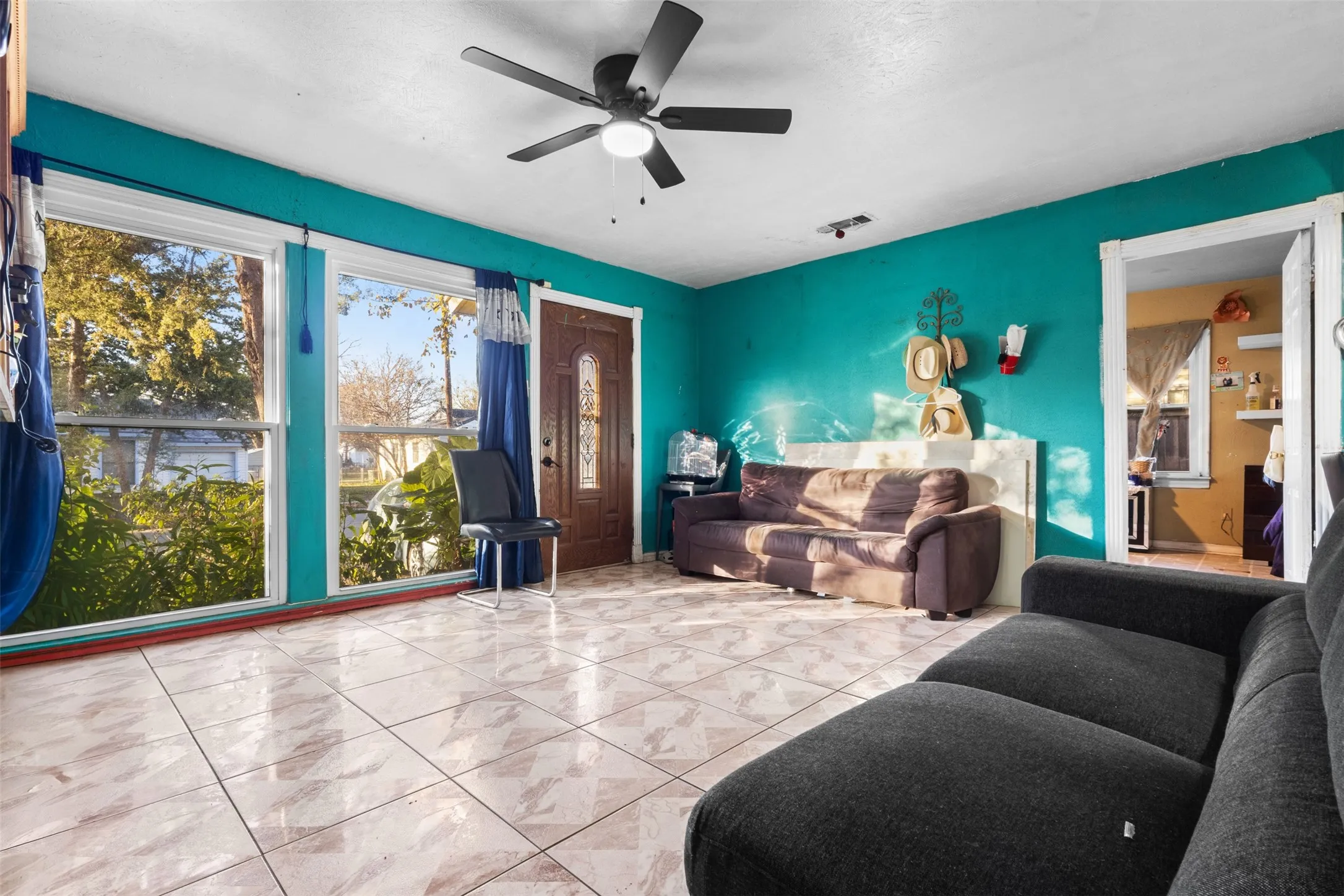 Single Family Residence For Sale in Dallas County , 833 Dent Street, Garland, Texas 75040, 3 Bedroom, 1 Bathroom, Garage spaces, 1,048 Sqft, built in 1950, mls#21141435, Real Estate Agent in Garland, Homes For Sale in Dallas county, Homes For Sale in Garland, Realtor in Garland Texas, Real Estate Brokerage Independent Realty Texas, Luminita Cordes Realtor