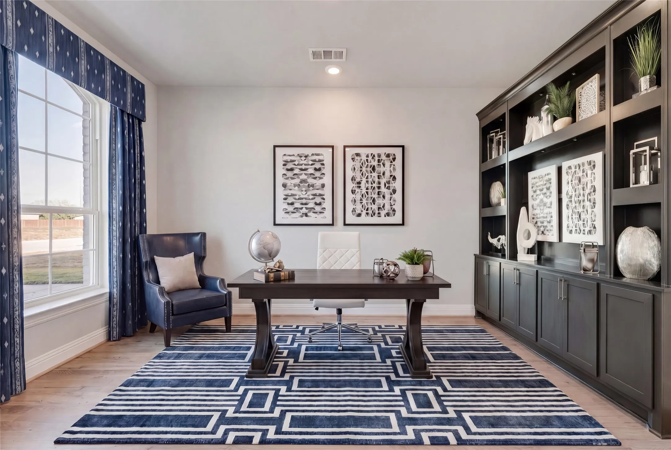 Single Family Residence For Sale in Kaufman County , 510 Kings Canyon Court, Forney, Texas 75126, 5 Bedroom, 4 Bathroom, 3 Garage spaces, 4,574 Sqft, built in 2026, New Construction - Complete, mls#21145323, Real Estate Agent in Forney, Homes For Sale in Kaufman county, Homes For Sale in Forney, Realtor in Forney Texas, Real Estate Brokerage Independent Realty Texas, Luminita Cordes Realtor