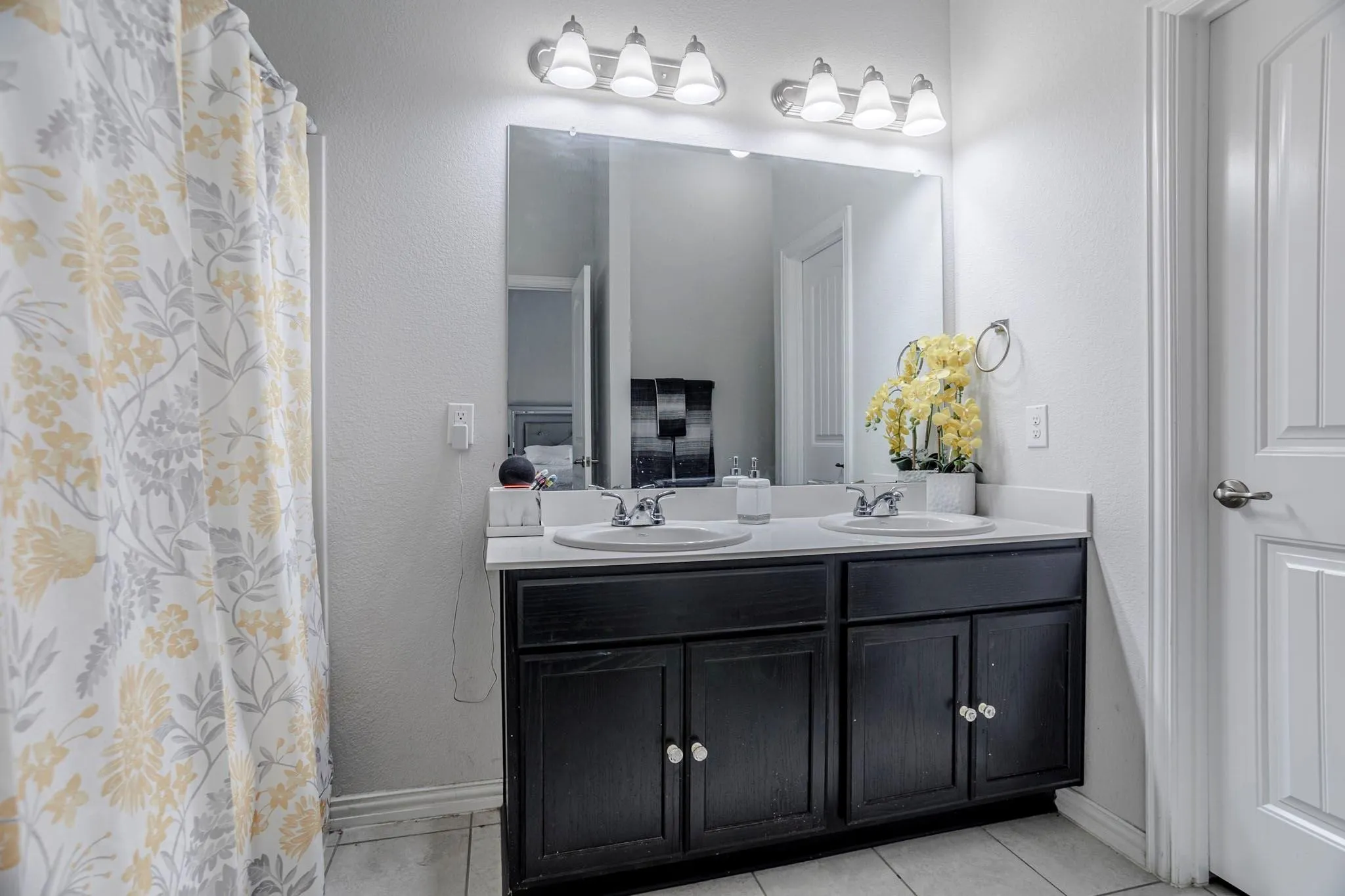 Single Family Residence For Sale in Tarrant County , 3222 Roosevelt Avenue, Fort Worth, Texas 76106, 4 Bedroom, 3 Bathroom, 2 Garage spaces, 1,985 Sqft, built in 2019, Preowned, mls#21145331, Real Estate Agent in Fort Worth, Homes For Sale in Tarrant county, Homes For Sale in Fort Worth, Realtor in Fort Worth Texas, Real Estate Brokerage Independent Realty Texas, Luminita Cordes Realtor