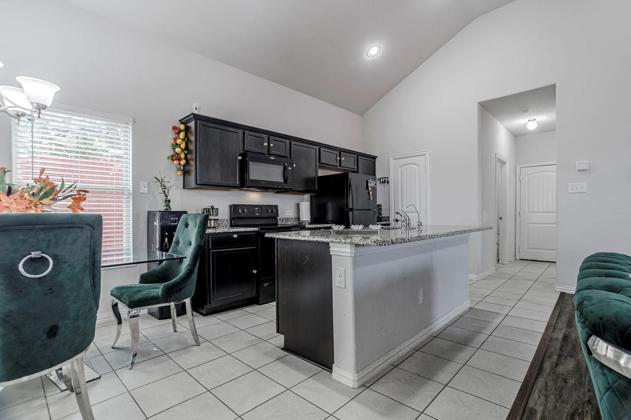 Single Family Residence For Sale in Tarrant County , 3222 Roosevelt Avenue, Fort Worth, Texas 76106, 4 Bedroom, 3 Bathroom, 2 Garage spaces, 1,985 Sqft, built in 2019, Preowned, mls#21145331, Real Estate Agent in Fort Worth, Homes For Sale in Tarrant county, Homes For Sale in Fort Worth, Realtor in Fort Worth Texas, Real Estate Brokerage Independent Realty Texas, Luminita Cordes Realtor
