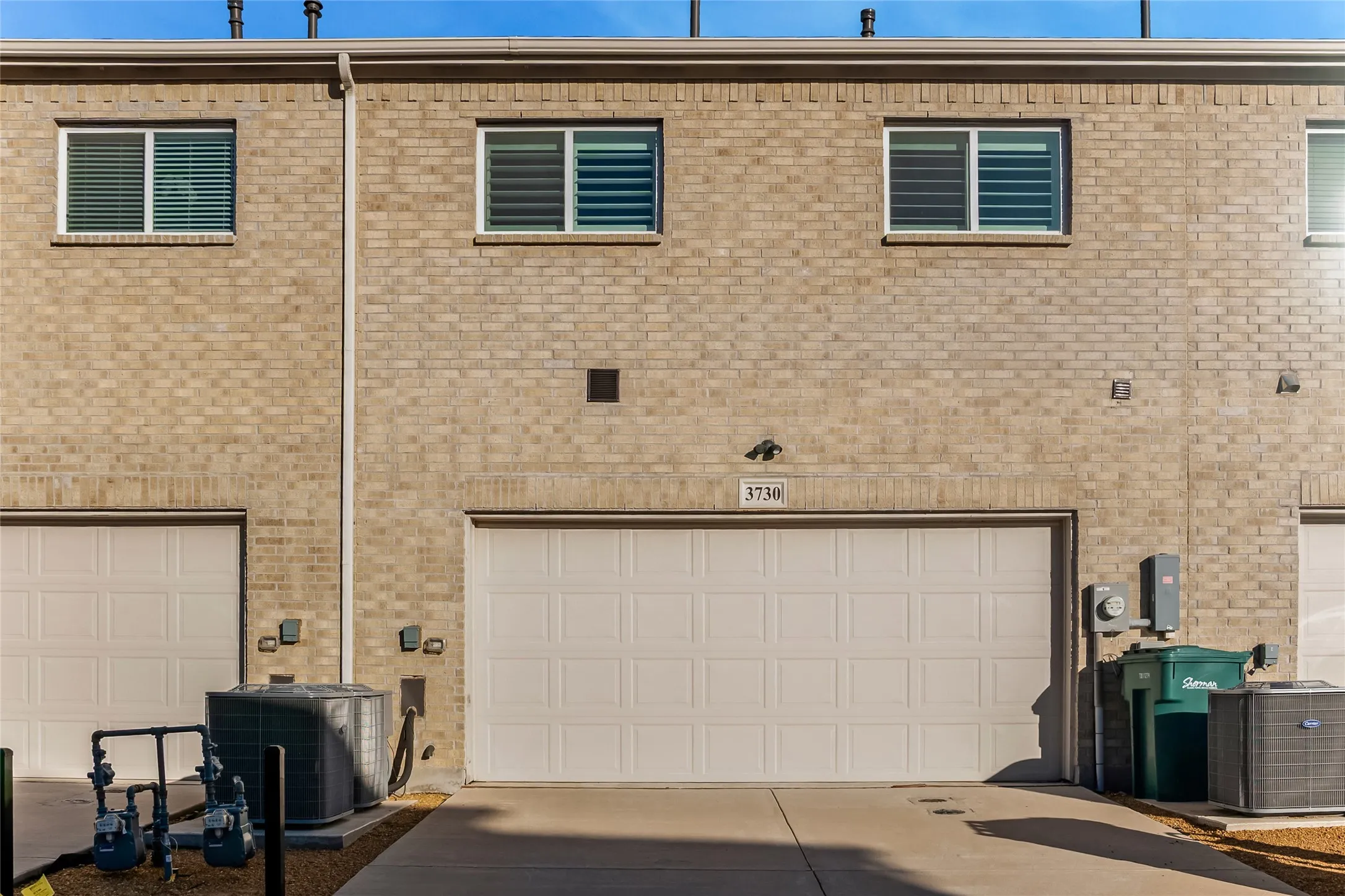Townhouse For Rent in Grayson County , 3730 Malibu Drive, Sherman, Texas 75090, 3 Bedrooms, 3 Bathrooms, 2 Garage spaces, 1,672 Sqft, built in 2022, Preowned, Price $2,200, mls#21145337, Real Estate Agent in Sherman, Homes For Rent in Grayson county, Homes For Rent in Sherman, Realtor in Sherman Texas, Real Estate Brokerage Independent Realty Texas, Luminita Cordes Realtor
