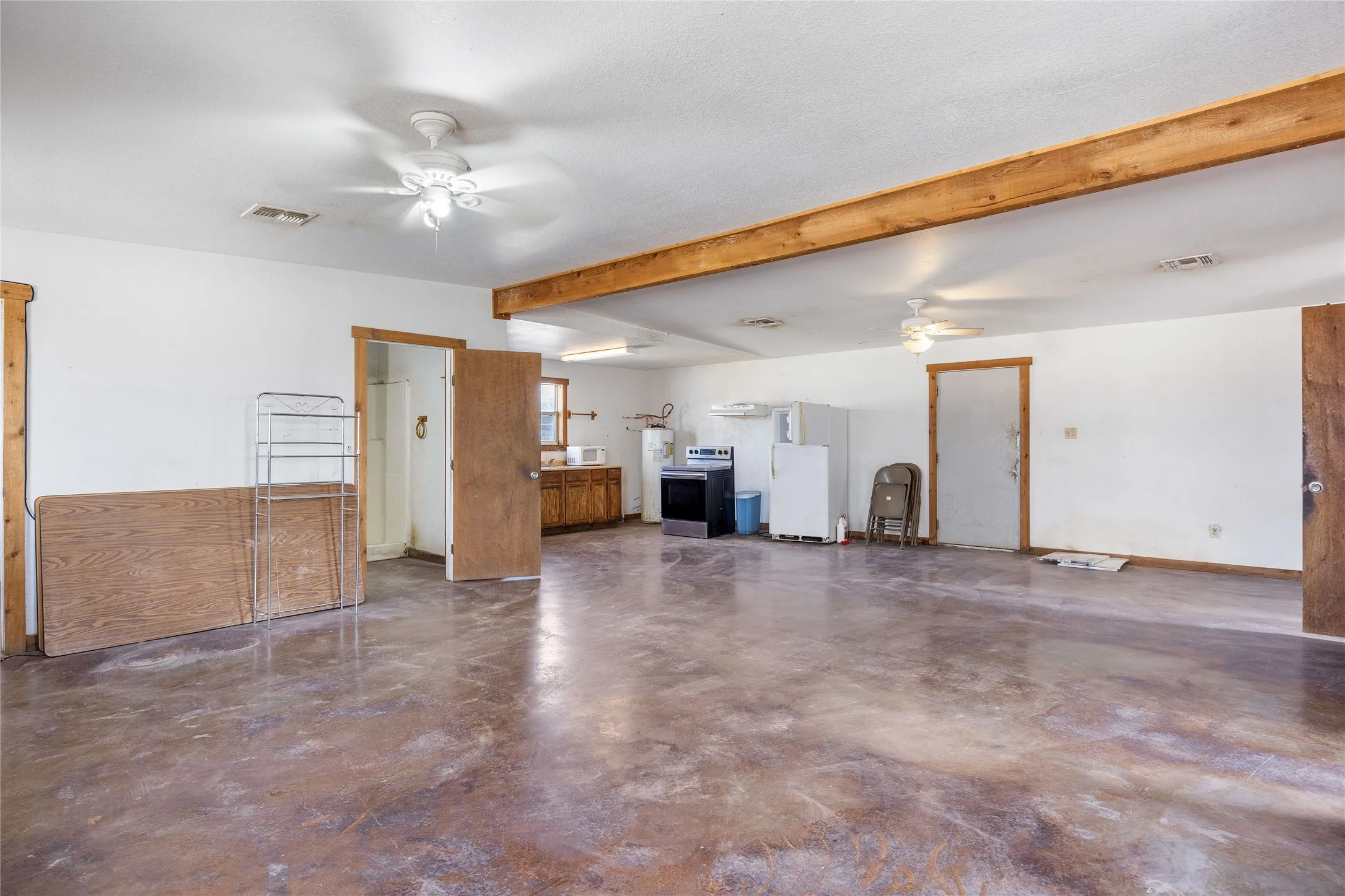 Industrial For Sale in Kimble County , 545 N Hwy 83, Junction, Texas 78649, 0, 0, Garage spaces, 0 Sqft, built in 2000, Preowned, Price $3,375,000, mls#21144995, Real Estate Agent in Junction, Homes For Sale in Kimble county, Homes For Sale in Junction, Realtor in Junction Texas, Real Estate Brokerage Independent Realty Texas, Luminita Cordes Realtor