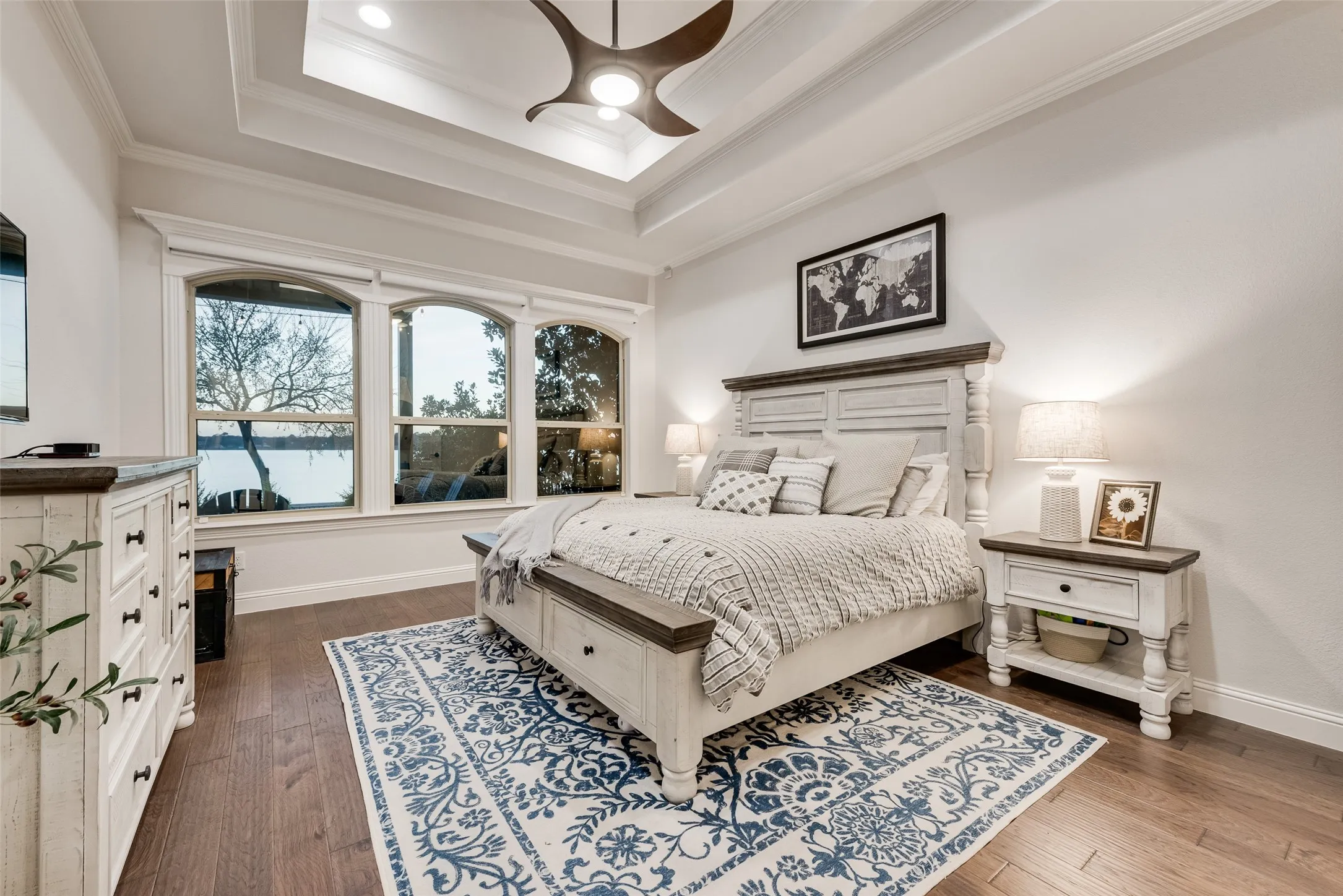 Single Family Residence For Sale in Tarrant County , 10013 Lakeside Drive, Fort Worth, Texas 76179, 4 Bedrooms, 4 Bathrooms, 2 Garage spaces, 3,711 Sqft, built in 2017, Price $1,219,999, mls#21144740, Real Estate Agent in Fort Worth, Homes For Sale in Tarrant county, Homes For Sale in Fort Worth, Realtor in Fort Worth Texas, Real Estate Brokerage Independent Realty Texas, Luminita Cordes Realtor