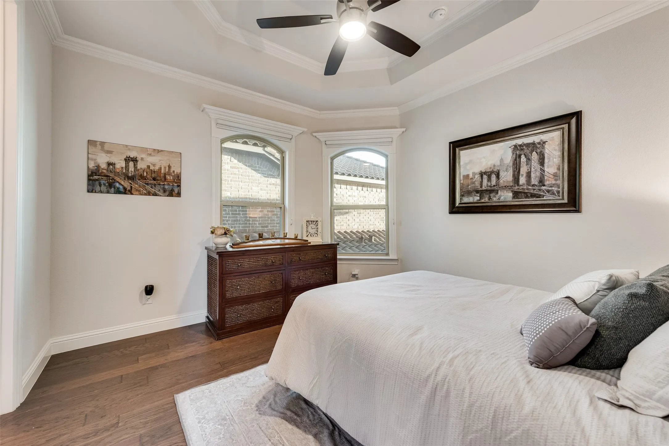 Single Family Residence For Sale in Tarrant County , 10013 Lakeside Drive, Fort Worth, Texas 76179, 4 Bedrooms, 4 Bathrooms, 2 Garage spaces, 3,711 Sqft, built in 2017, Price $1,219,999, mls#21144740, Real Estate Agent in Fort Worth, Homes For Sale in Tarrant county, Homes For Sale in Fort Worth, Realtor in Fort Worth Texas, Real Estate Brokerage Independent Realty Texas, Luminita Cordes Realtor