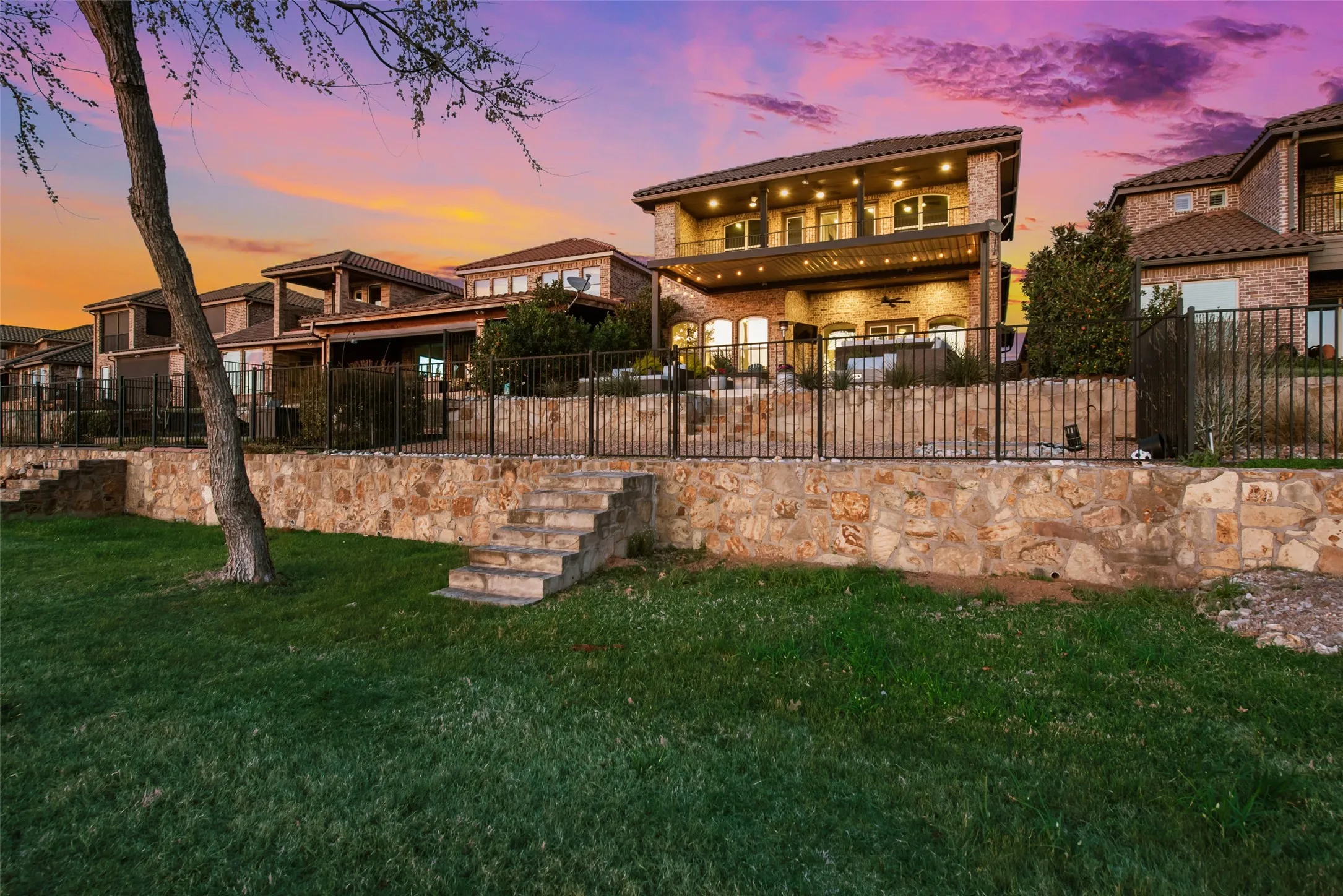 Single Family Residence For Sale in Tarrant County , 10013 Lakeside Drive, Fort Worth, Texas 76179, 4 Bedrooms, 4 Bathrooms, 2 Garage spaces, 3,711 Sqft, built in 2017, Price $1,219,999, mls#21144740, Real Estate Agent in Fort Worth, Homes For Sale in Tarrant county, Homes For Sale in Fort Worth, Realtor in Fort Worth Texas, Real Estate Brokerage Independent Realty Texas, Luminita Cordes Realtor