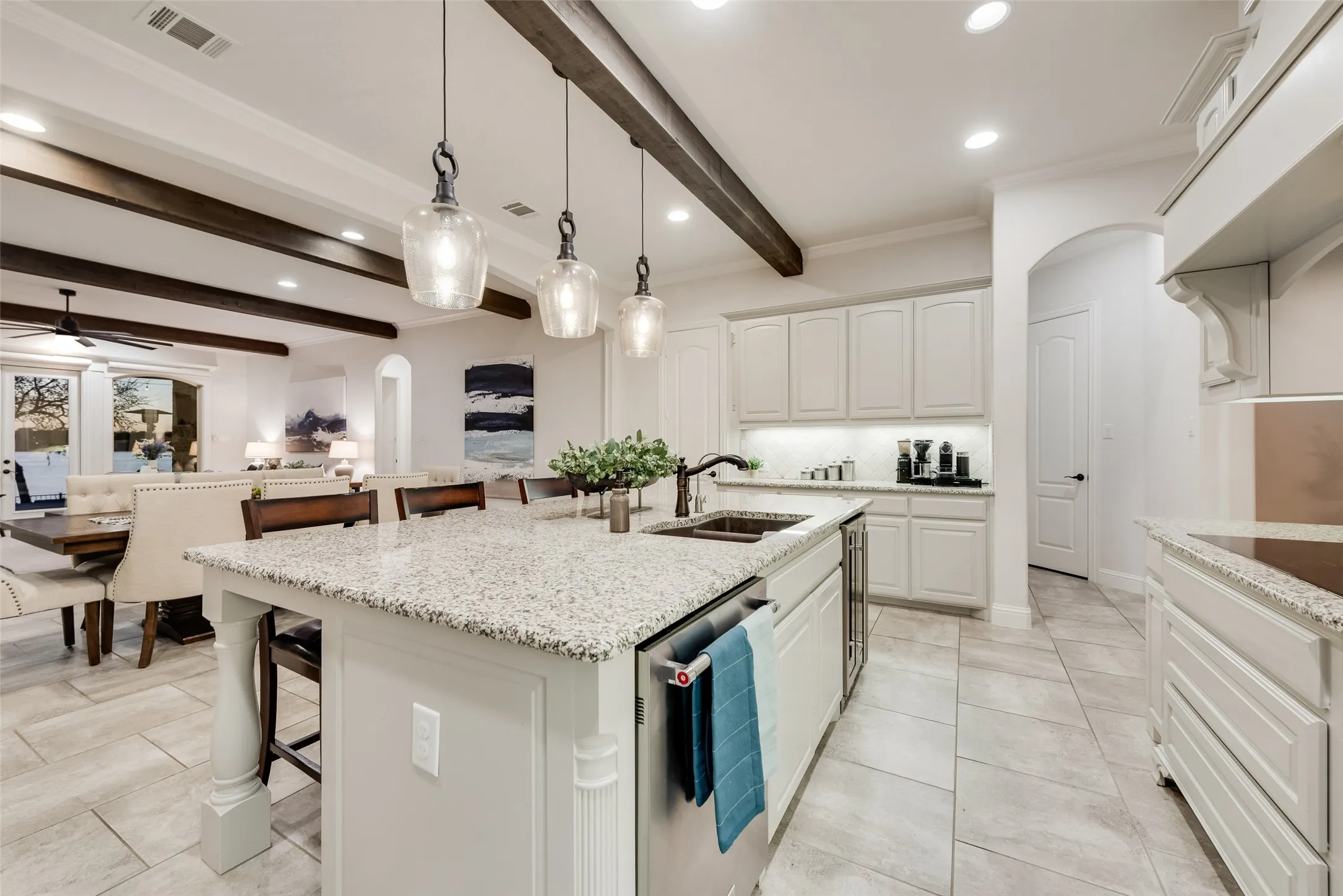 Single Family Residence For Sale in Tarrant County , 10013 Lakeside Drive, Fort Worth, Texas 76179, 4 Bedrooms, 4 Bathrooms, 2 Garage spaces, 3,711 Sqft, built in 2017, Price $1,219,999, mls#21144740, Real Estate Agent in Fort Worth, Homes For Sale in Tarrant county, Homes For Sale in Fort Worth, Realtor in Fort Worth Texas, Real Estate Brokerage Independent Realty Texas, Luminita Cordes Realtor