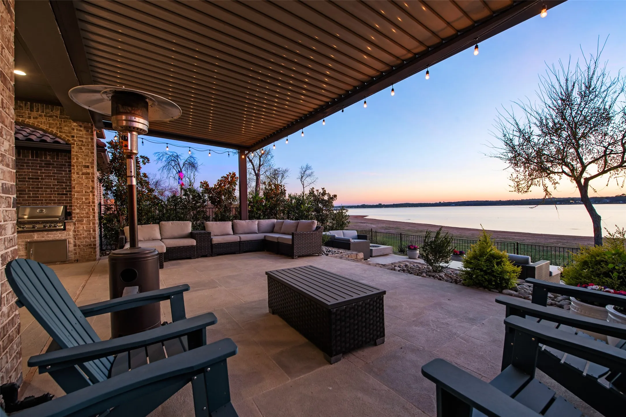 Single Family Residence For Sale in Tarrant County , 10013 Lakeside Drive, Fort Worth, Texas 76179, 4 Bedrooms, 4 Bathrooms, 2 Garage spaces, 3,711 Sqft, built in 2017, Price $1,219,999, mls#21144740, Real Estate Agent in Fort Worth, Homes For Sale in Tarrant county, Homes For Sale in Fort Worth, Realtor in Fort Worth Texas, Real Estate Brokerage Independent Realty Texas, Luminita Cordes Realtor