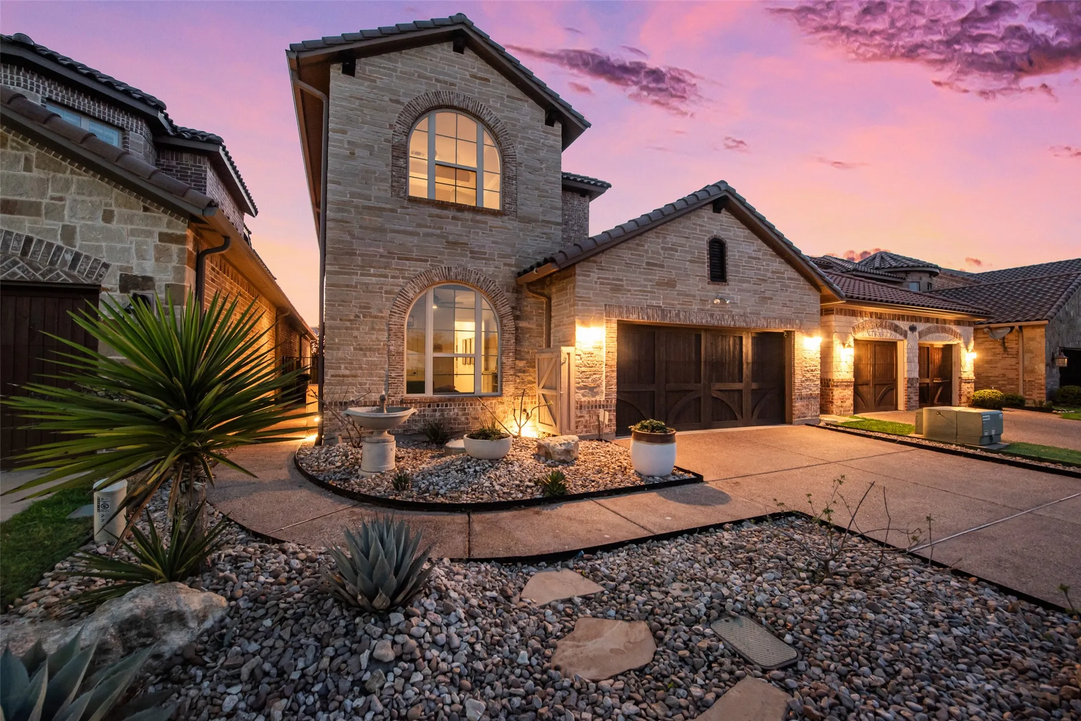 Single Family Residence For Sale in Tarrant County , 10013 Lakeside Drive, Fort Worth, Texas 76179, 4 Bedrooms, 4 Bathrooms, 2 Garage spaces, 3,711 Sqft, built in 2017, Price $1,219,999, mls#21144740, Real Estate Agent in Fort Worth, Homes For Sale in Tarrant county, Homes For Sale in Fort Worth, Realtor in Fort Worth Texas, Real Estate Brokerage Independent Realty Texas, Luminita Cordes Realtor