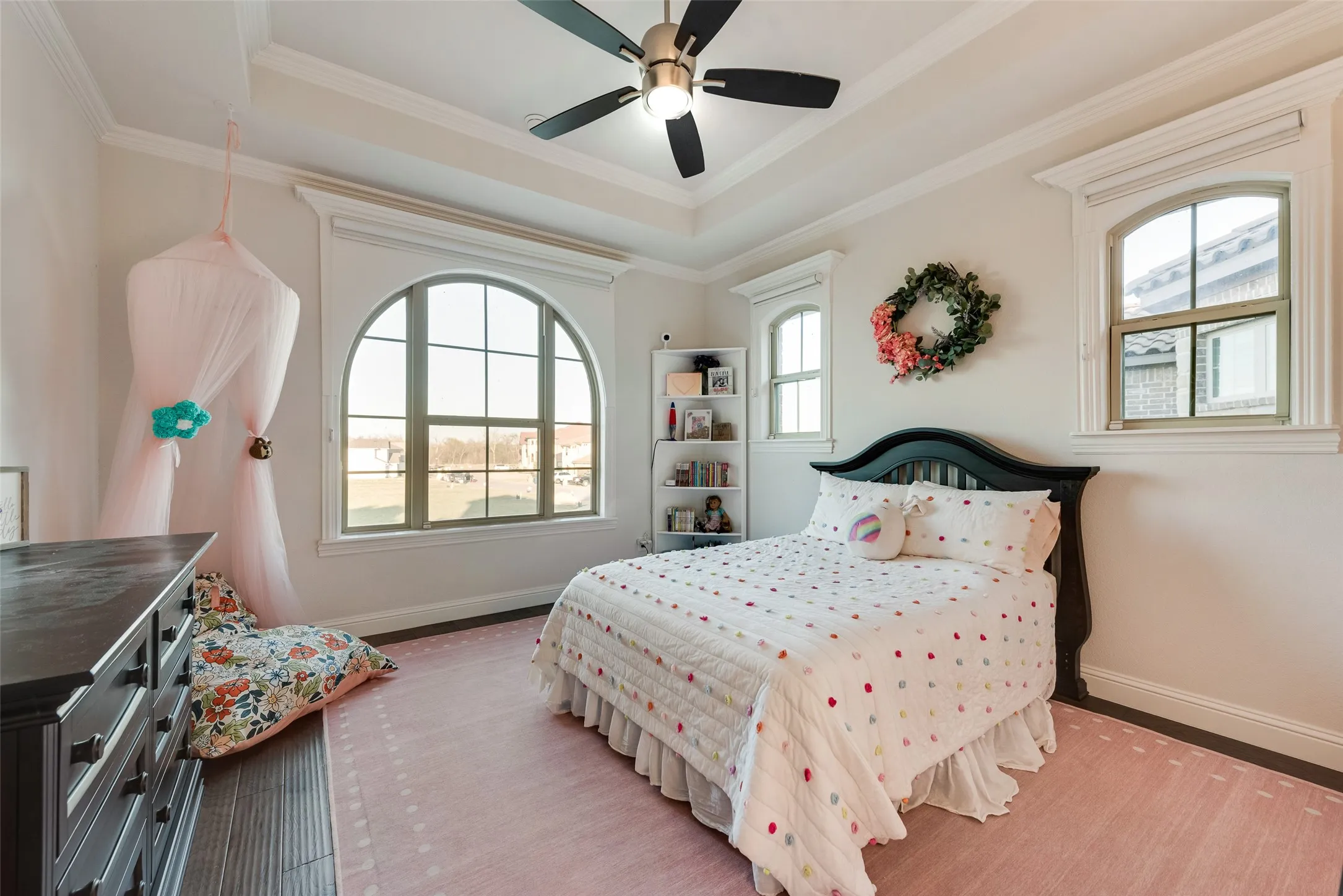 Single Family Residence For Sale in Tarrant County , 10013 Lakeside Drive, Fort Worth, Texas 76179, 4 Bedrooms, 4 Bathrooms, 2 Garage spaces, 3,711 Sqft, built in 2017, Price $1,219,999, mls#21144740, Real Estate Agent in Fort Worth, Homes For Sale in Tarrant county, Homes For Sale in Fort Worth, Realtor in Fort Worth Texas, Real Estate Brokerage Independent Realty Texas, Luminita Cordes Realtor