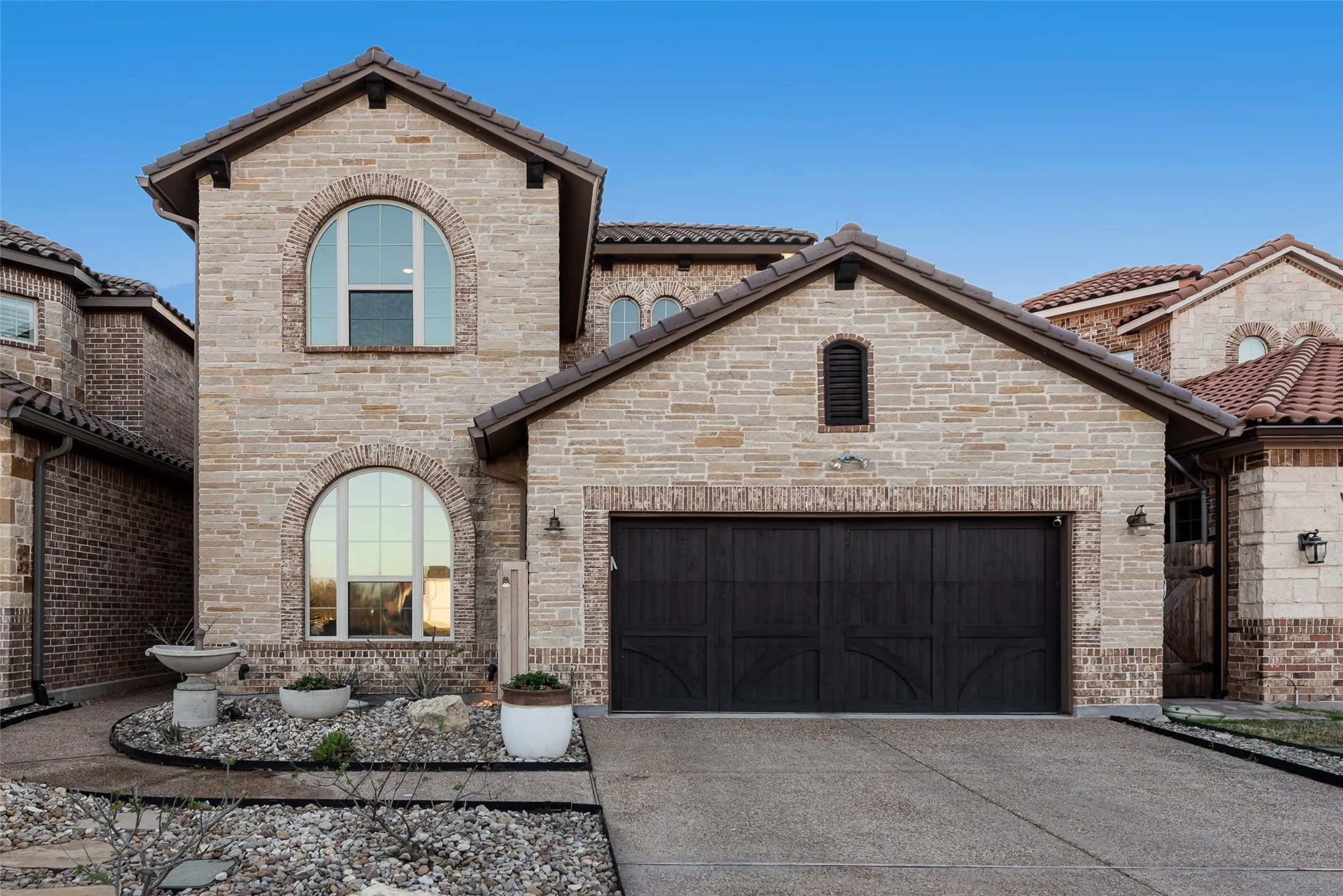 Single Family Residence For Sale in Tarrant County , 10013 Lakeside Drive, Fort Worth, Texas 76179, 4 Bedrooms, 4 Bathrooms, 2 Garage spaces, 3,711 Sqft, built in 2017, Price $1,219,999, mls#21144740, Real Estate Agent in Fort Worth, Homes For Sale in Tarrant county, Homes For Sale in Fort Worth, Realtor in Fort Worth Texas, Real Estate Brokerage Independent Realty Texas, Luminita Cordes Realtor