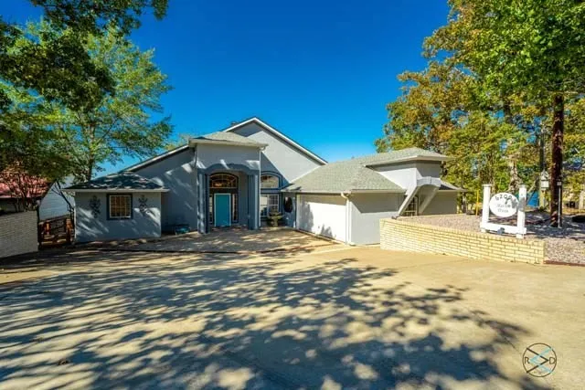 Single Family Residence For Sale in Henderson County , 6209 Point La Vista Drive, Malakoff, Texas 75148, 5 Bedrooms, 4 Bathrooms, 2 Garage spaces, 3,309 Sqft, built in 1999, Price $985,000, mls#21145472, Real Estate Agent in Malakoff, Homes For Sale in Henderson county, Homes For Sale in Malakoff, Realtor in Malakoff Texas, Real Estate Brokerage Independent Realty Texas, Luminita Cordes Realtor