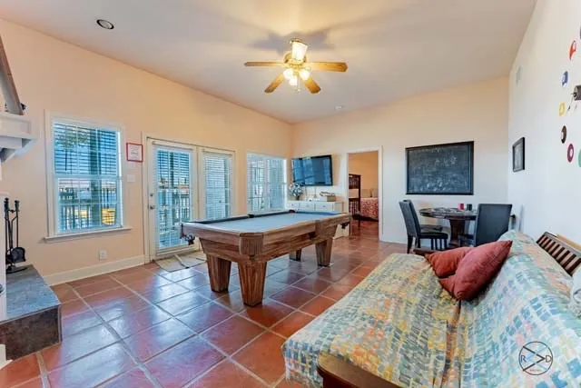 Single Family Residence For Sale in Henderson County , 6209 Point La Vista Drive, Malakoff, Texas 75148, 5 Bedrooms, 4 Bathrooms, 2 Garage spaces, 3,309 Sqft, built in 1999, Price $985,000, mls#21145472, Real Estate Agent in Malakoff, Homes For Sale in Henderson county, Homes For Sale in Malakoff, Realtor in Malakoff Texas, Real Estate Brokerage Independent Realty Texas, Luminita Cordes Realtor