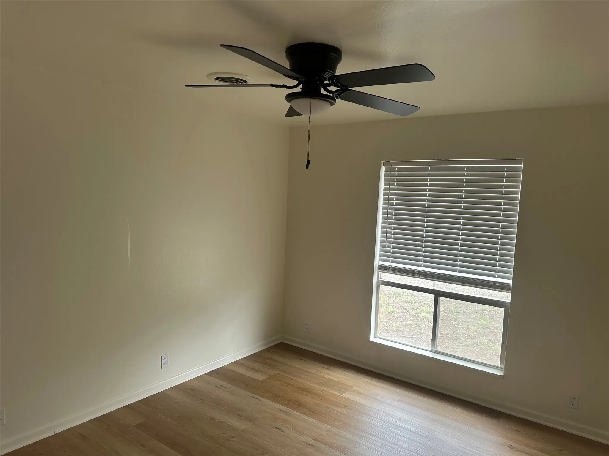 Single Family Residence For Sale in Hamilton County , 1121 E Coke, Hamilton, Texas 76531, 2 Bedrooms, 1 Bathroom, Garage spaces, 1,350 Sqft, built in 1960, Price $165,000, mls#21145593, Real Estate Agent in Hamilton, Homes For Sale in Hamilton county, Homes For Sale in Hamilton, Realtor in Hamilton Texas, Real Estate Brokerage Independent Realty Texas, Luminita Cordes Realtor