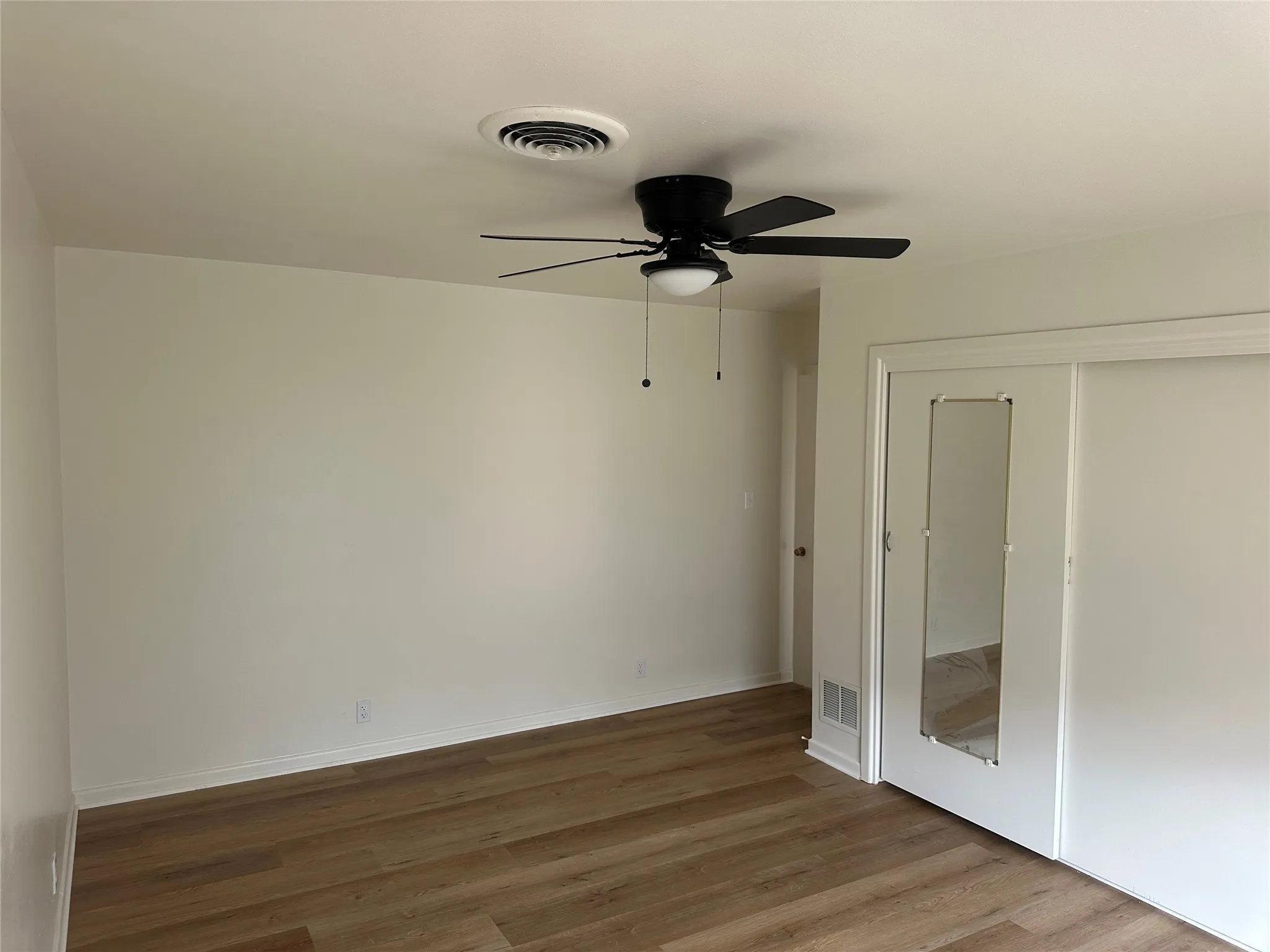 Single Family Residence For Sale in Hamilton County , 1121 E Coke, Hamilton, Texas 76531, 2 Bedrooms, 1 Bathroom, Garage spaces, 1,350 Sqft, built in 1960, Price $165,000, mls#21145593, Real Estate Agent in Hamilton, Homes For Sale in Hamilton county, Homes For Sale in Hamilton, Realtor in Hamilton Texas, Real Estate Brokerage Independent Realty Texas, Luminita Cordes Realtor