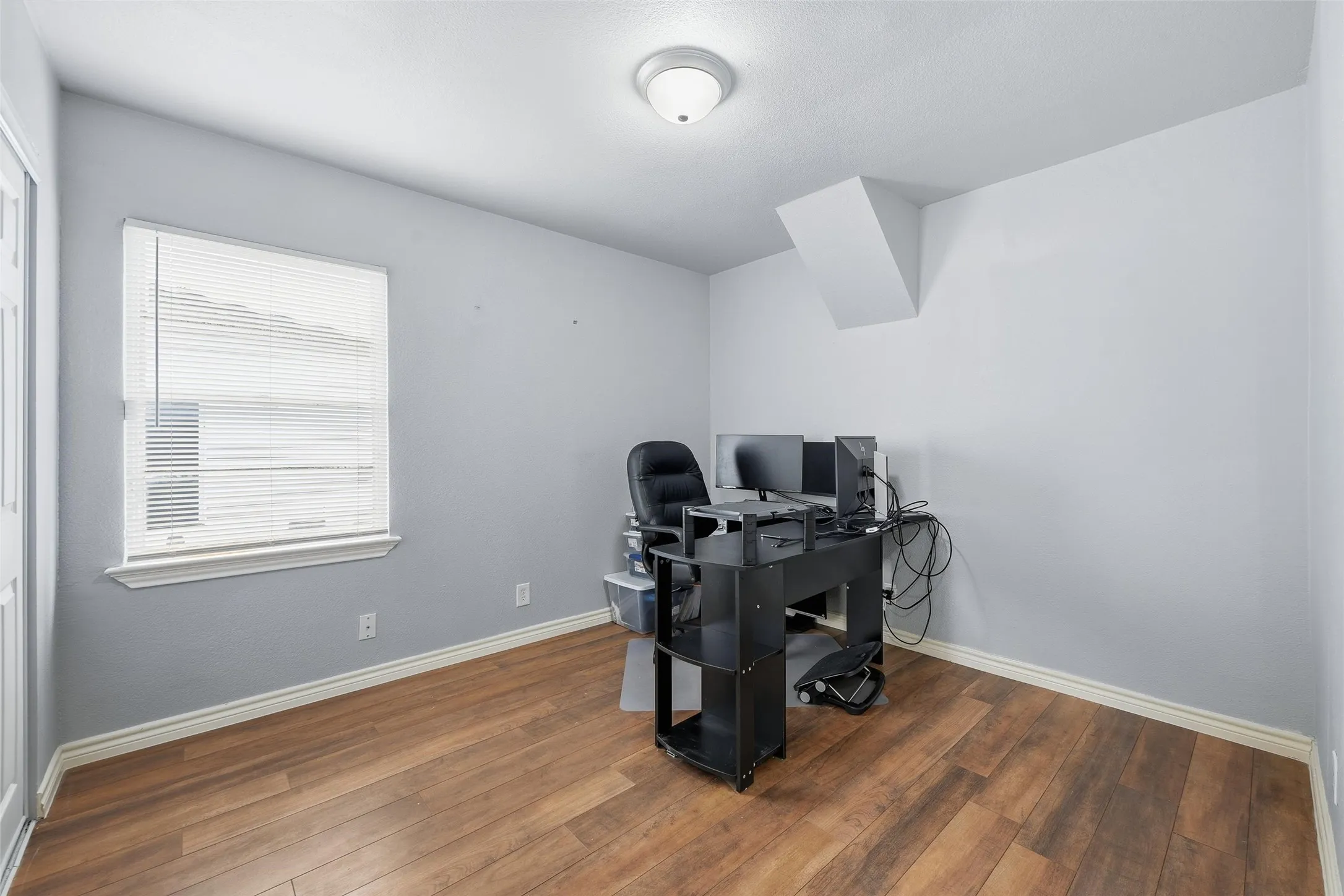 Single Family Residence For Sale in Tarrant County , 1818 Reever Street, Arlington, Texas 76010, 4 Bedroom, 2 Bathroom, Garage spaces, 1,987 Sqft, built in 1953, Preowned, mls#21145584, Real Estate Agent in Arlington, Homes For Sale in Tarrant county, Homes For Sale in Arlington, Realtor in Arlington Texas, Real Estate Brokerage Independent Realty Texas, Luminita Cordes Realtor