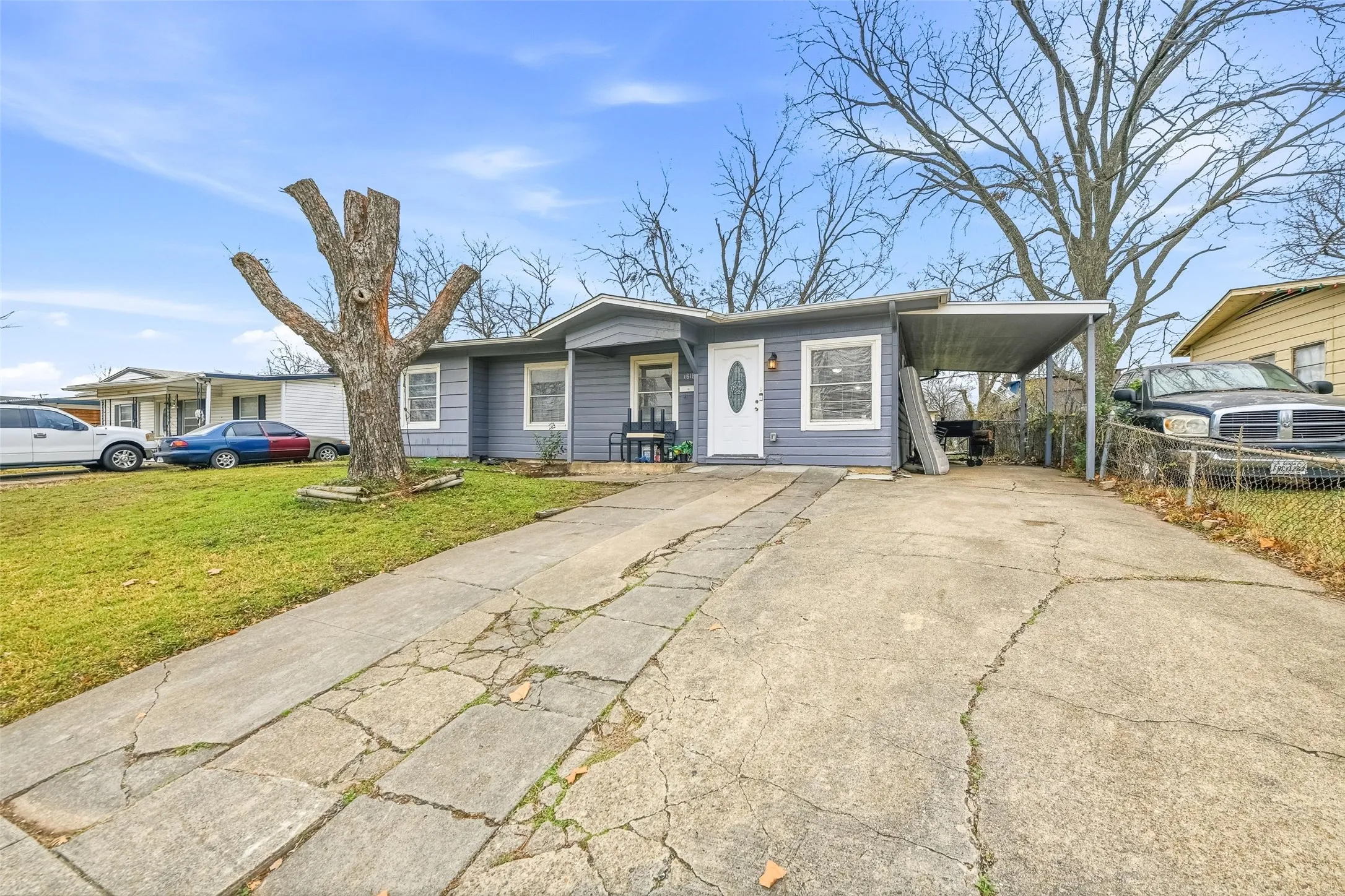 Single Family Residence For Sale in Tarrant County , 1818 Reever Street, Arlington, Texas 76010, 4 Bedroom, 2 Bathroom, Garage spaces, 1,987 Sqft, built in 1953, Preowned, mls#21145584, Real Estate Agent in Arlington, Homes For Sale in Tarrant county, Homes For Sale in Arlington, Realtor in Arlington Texas, Real Estate Brokerage Independent Realty Texas, Luminita Cordes Realtor